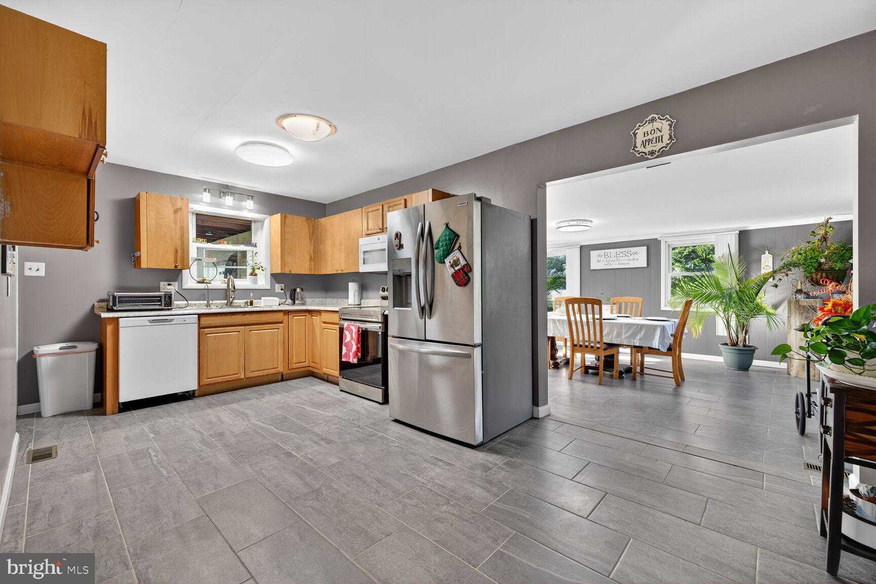 8418 Mapleville Rd photo 9