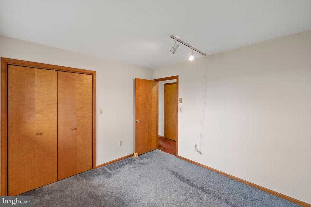 2165 Old Harrisburg Rd photo 18