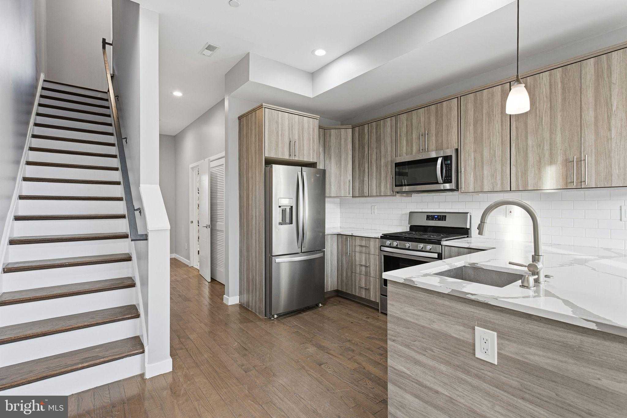 711 W Montgomery Ave photo 27