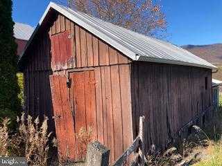 18493 Amberson Rd photo 19