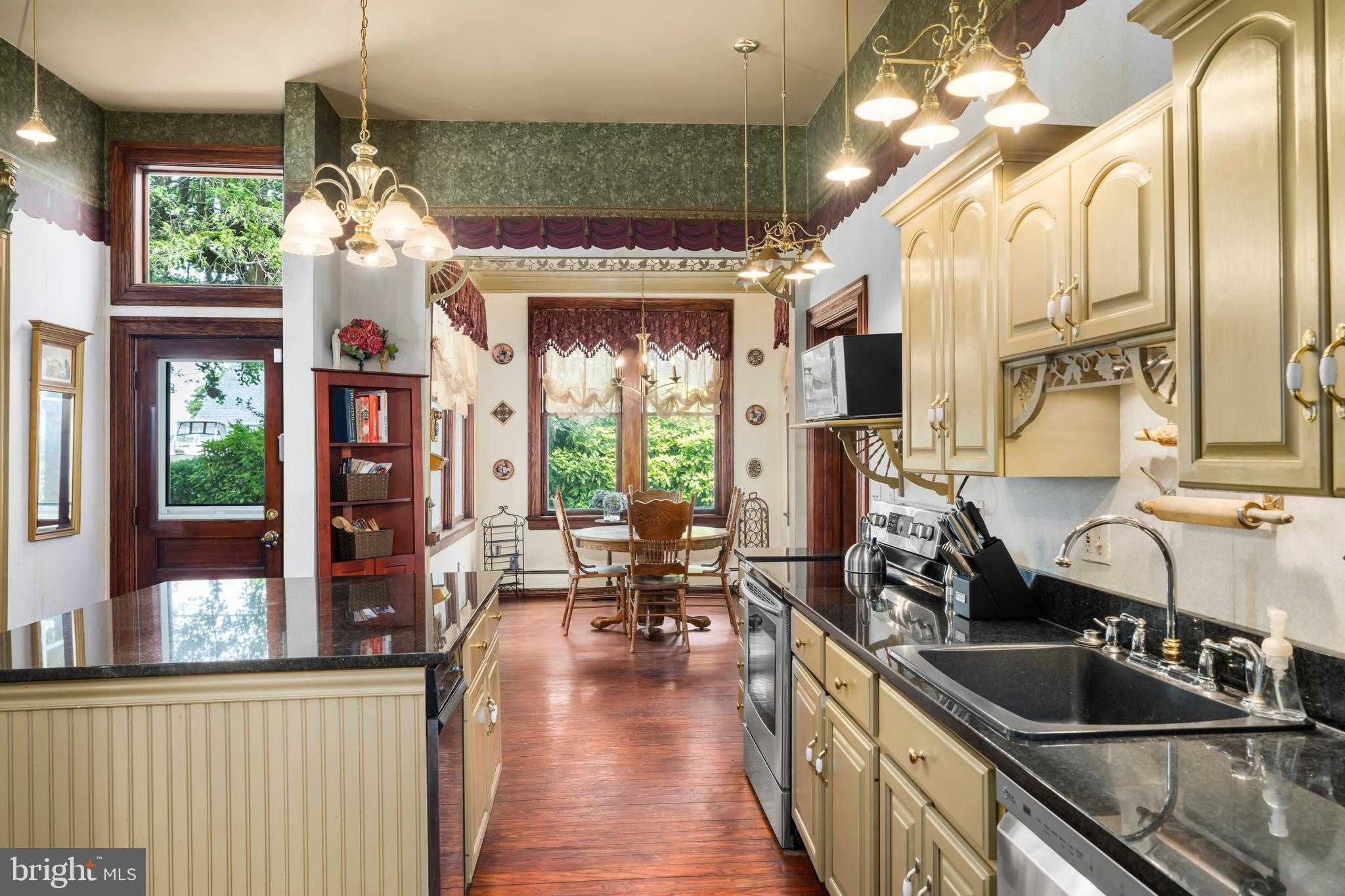 2316 Bauernschmidt Dr photo 32