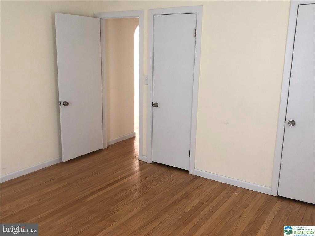 1931 Meadows Rd photo 8