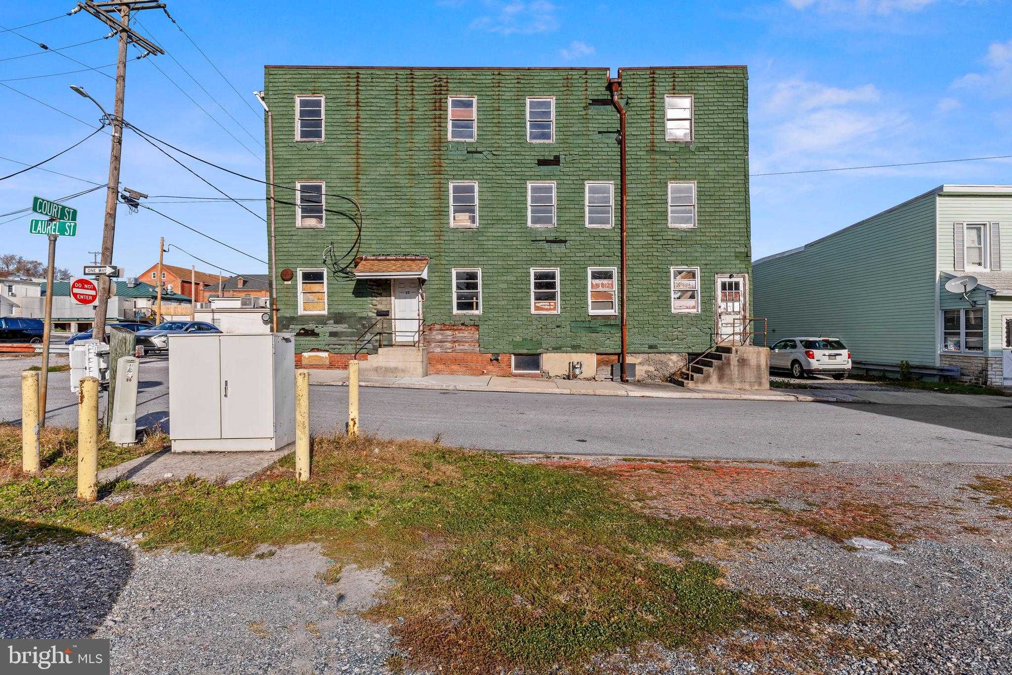 25 Laurel St photo 3