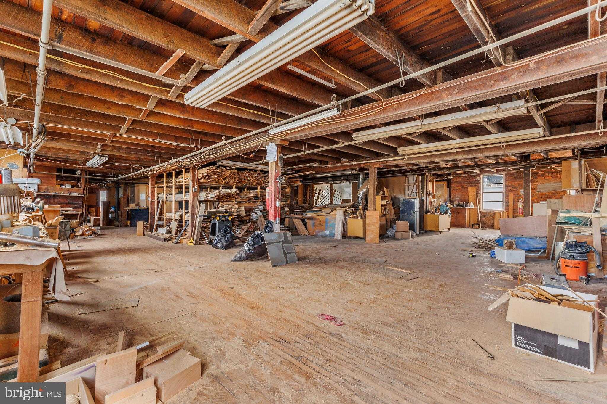 25 Laurel St photo 9