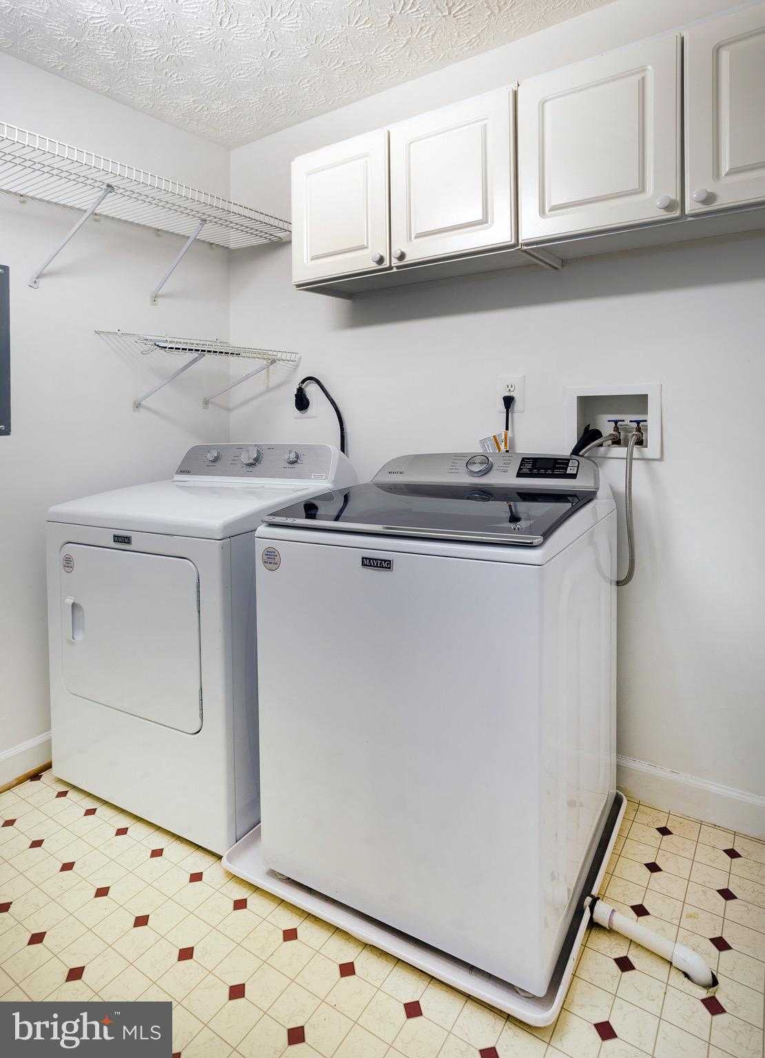 629 Admiral Dr Unit 206 photo 16