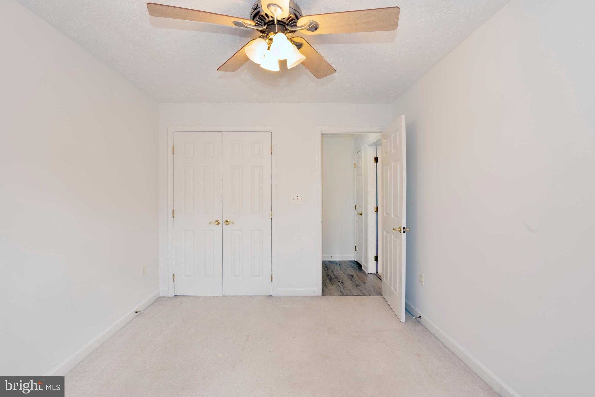 629 Admiral Dr Unit 206 photo 19