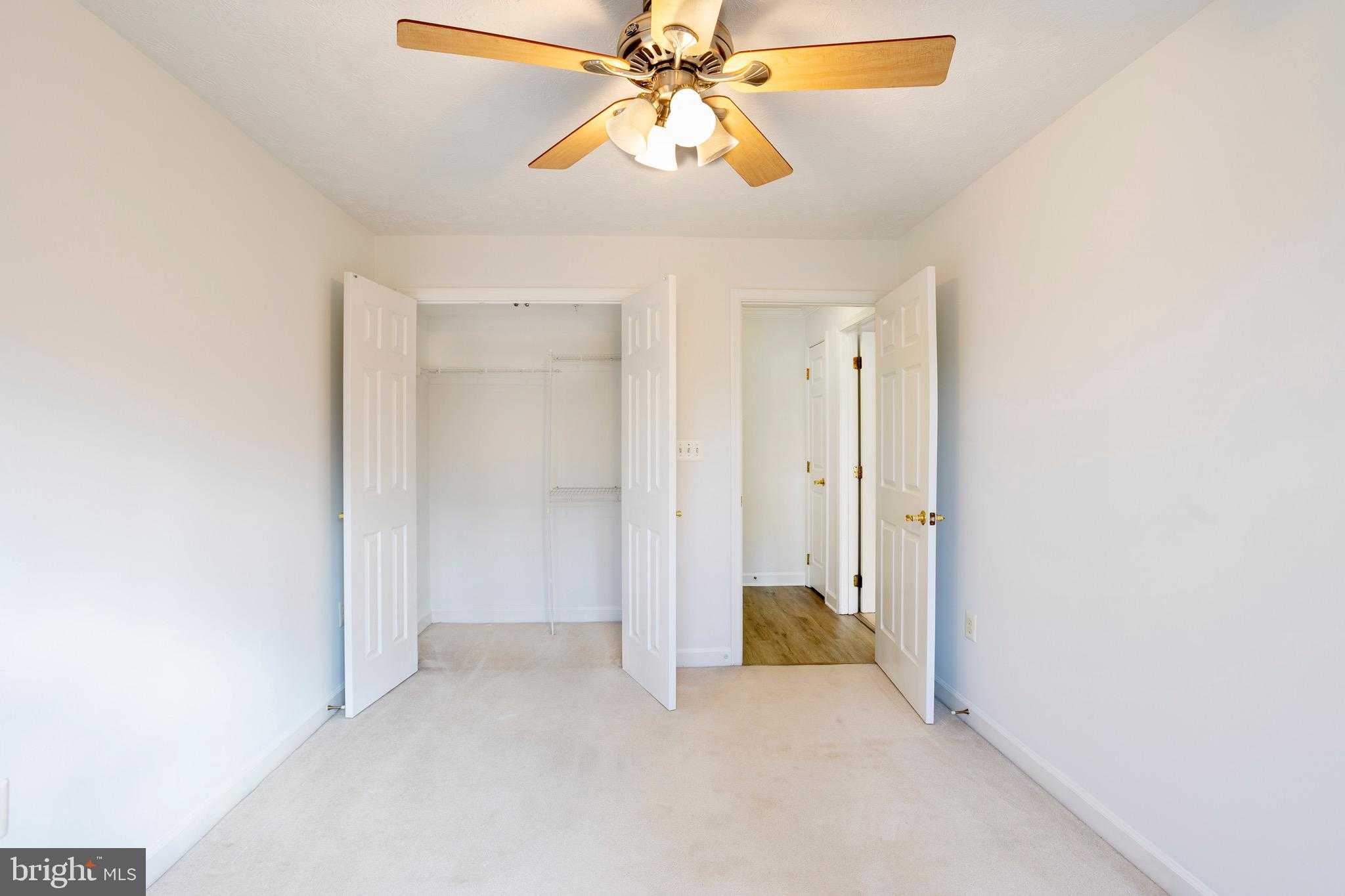 629 Admiral Dr Unit 206 photo 21