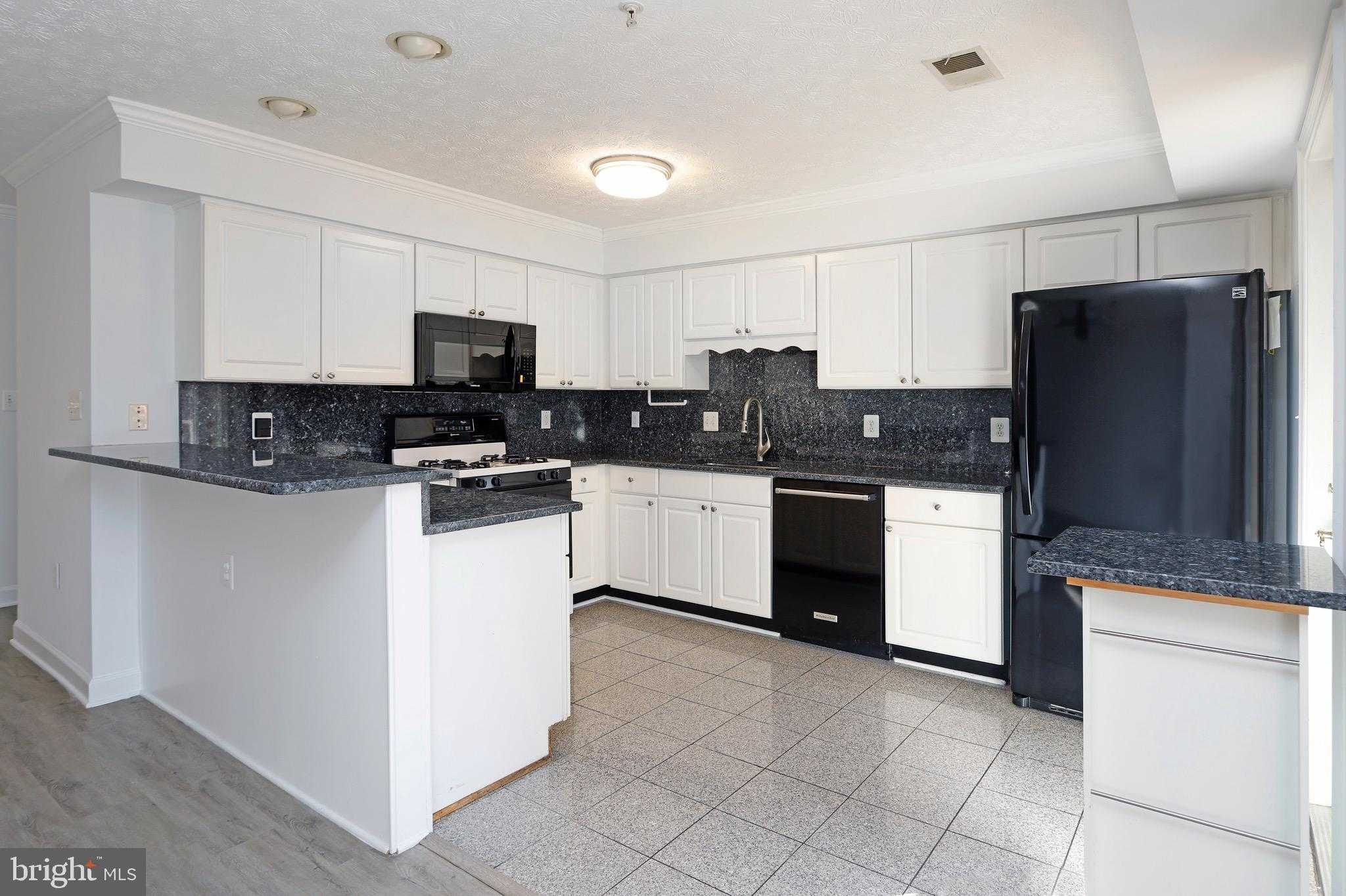 629 Admiral Dr Unit 206 photo 8