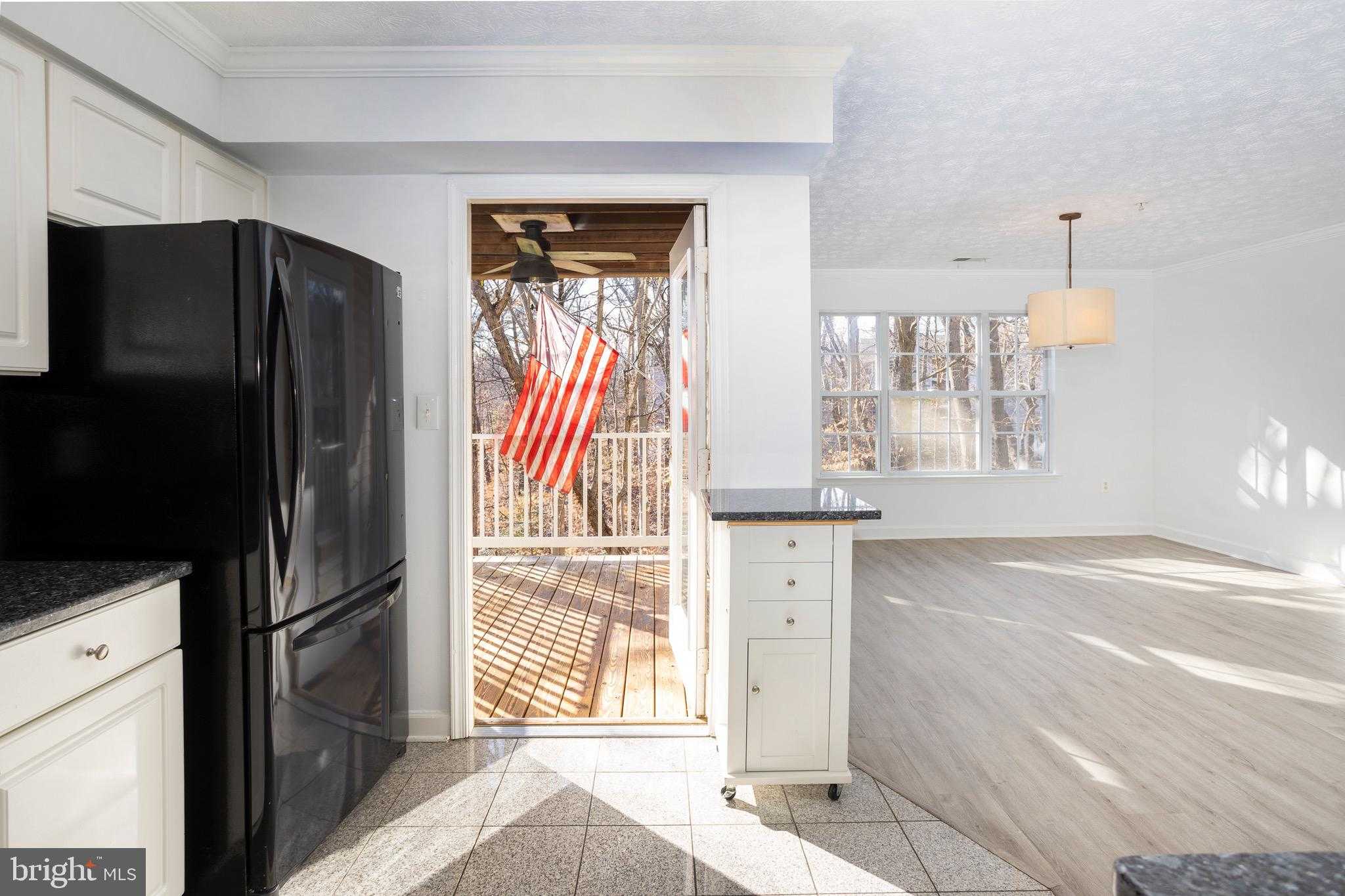 629 Admiral Dr Unit 206 photo 9