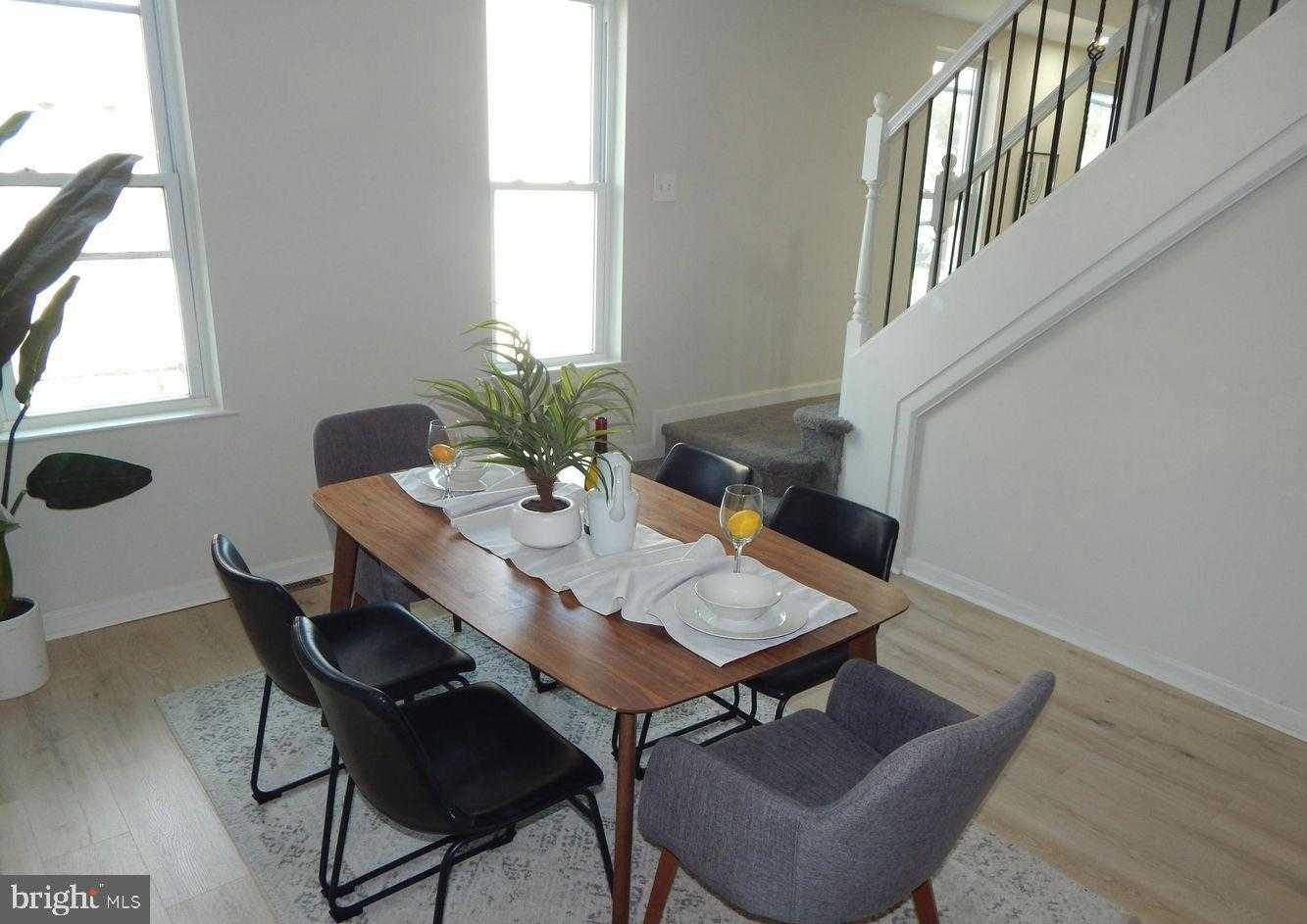 242 Riverview Ave photo 8