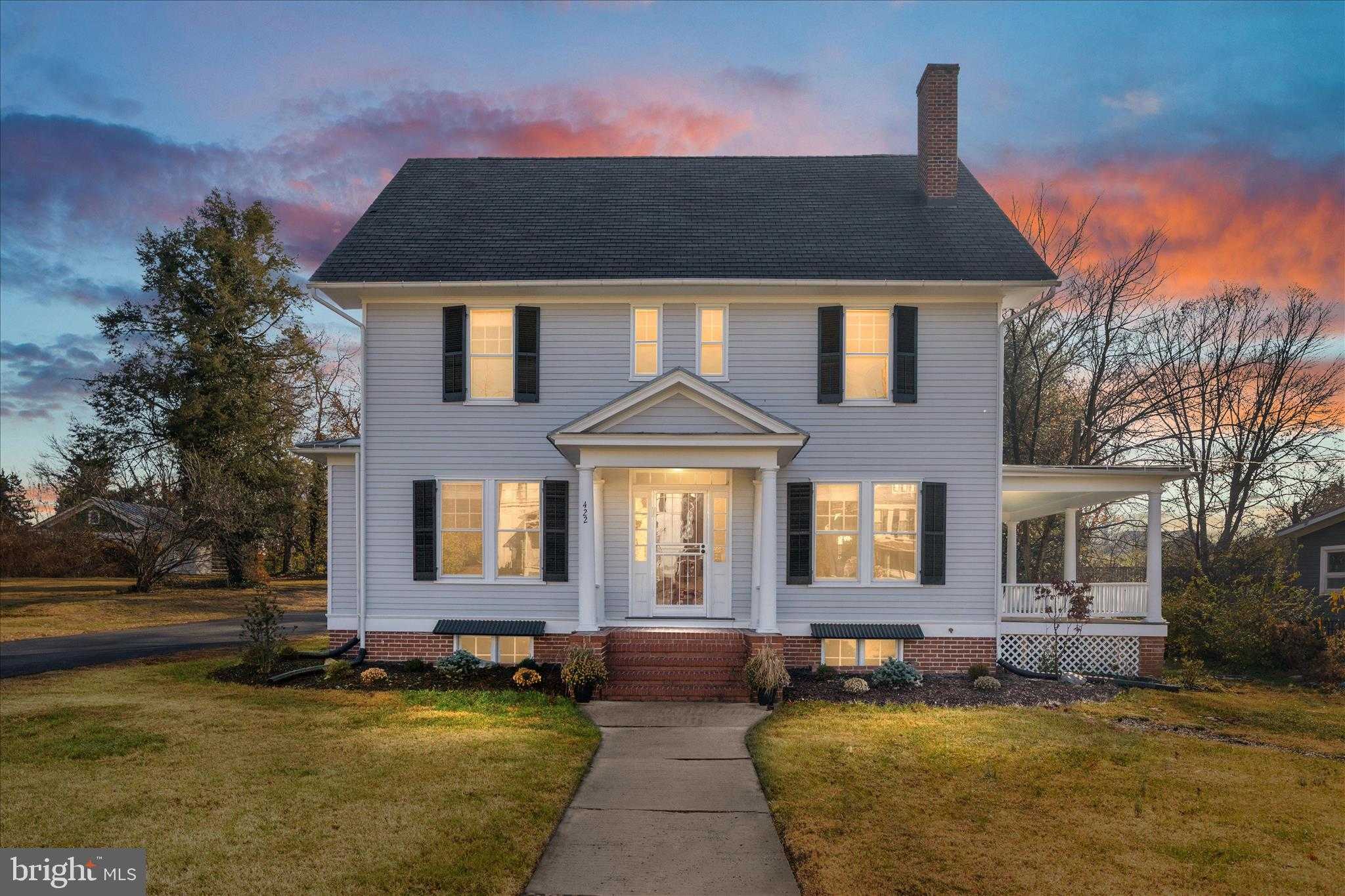 422 N Main St photo 2