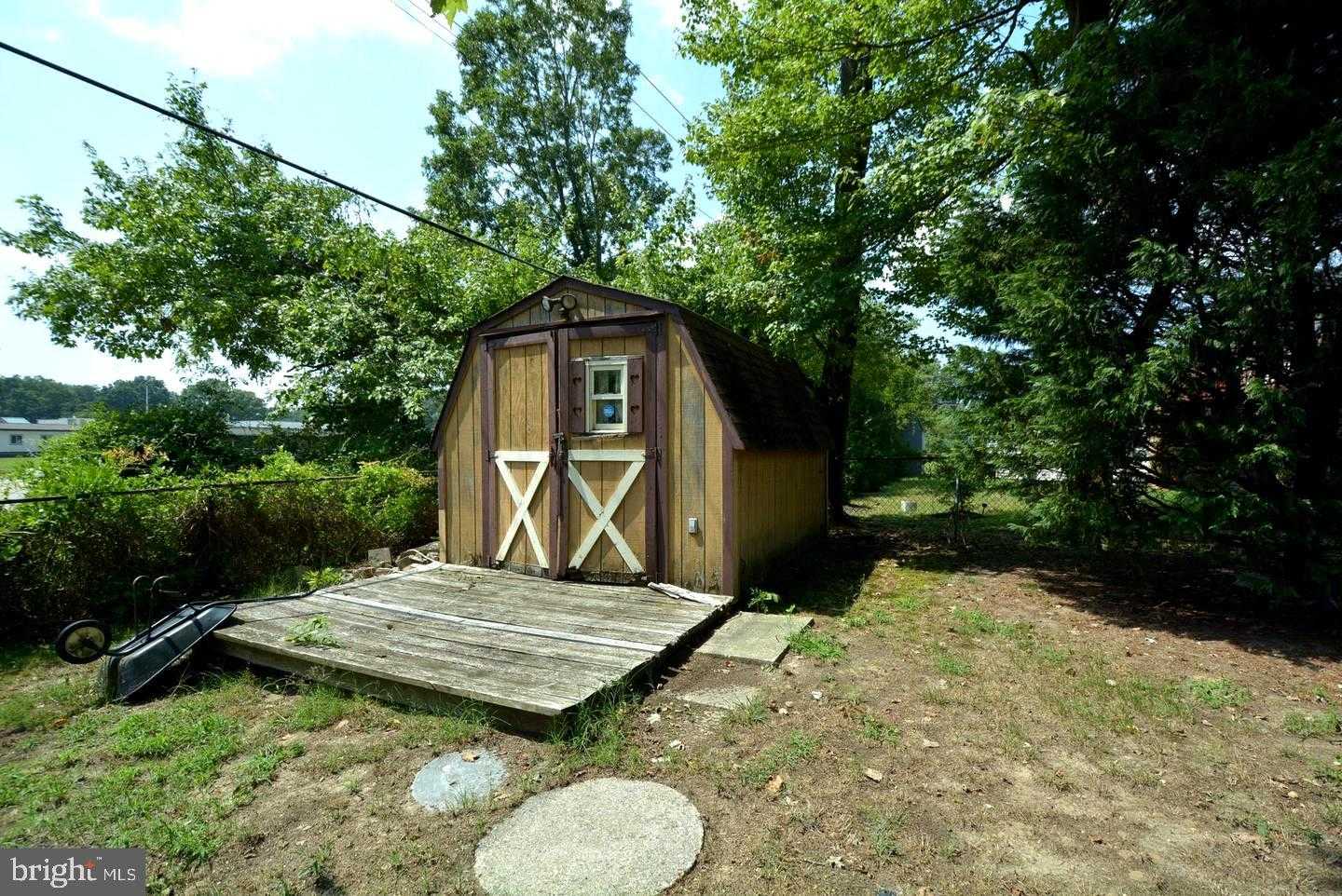 209 Garner Ave photo 8