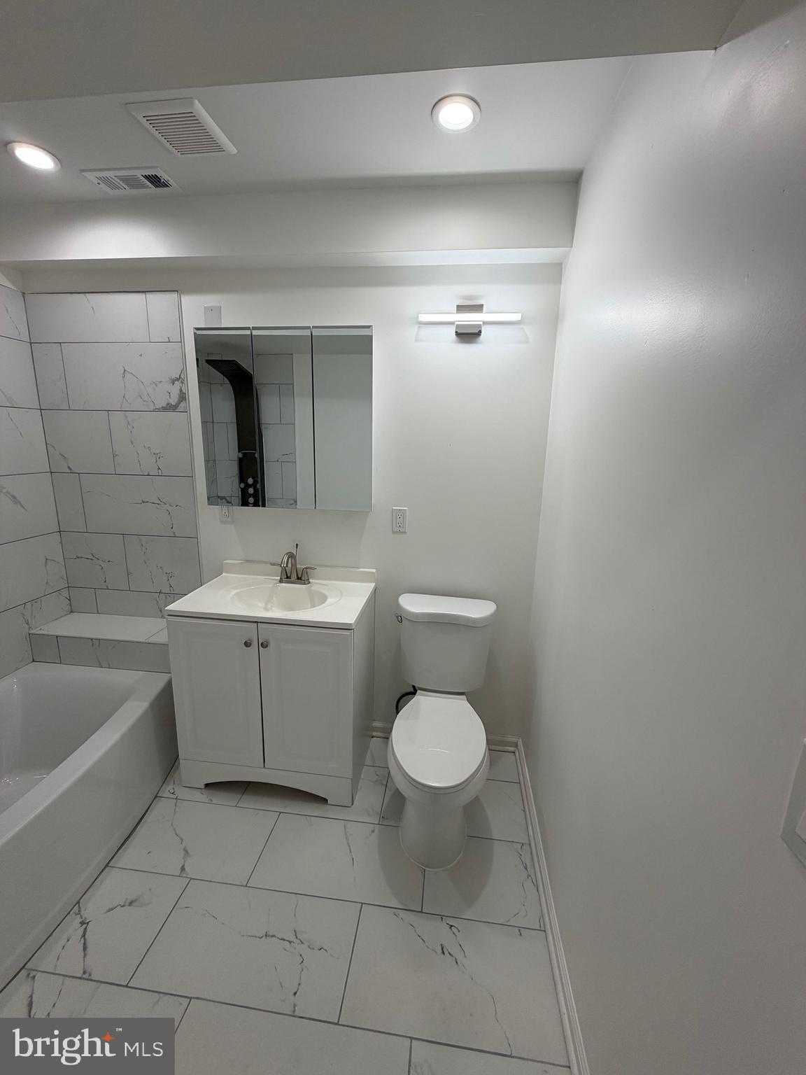 2218 W Master St photo 53