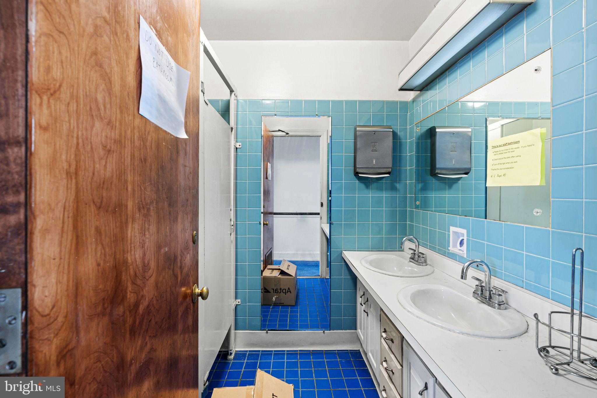 5519 Germantown Ave photo 22