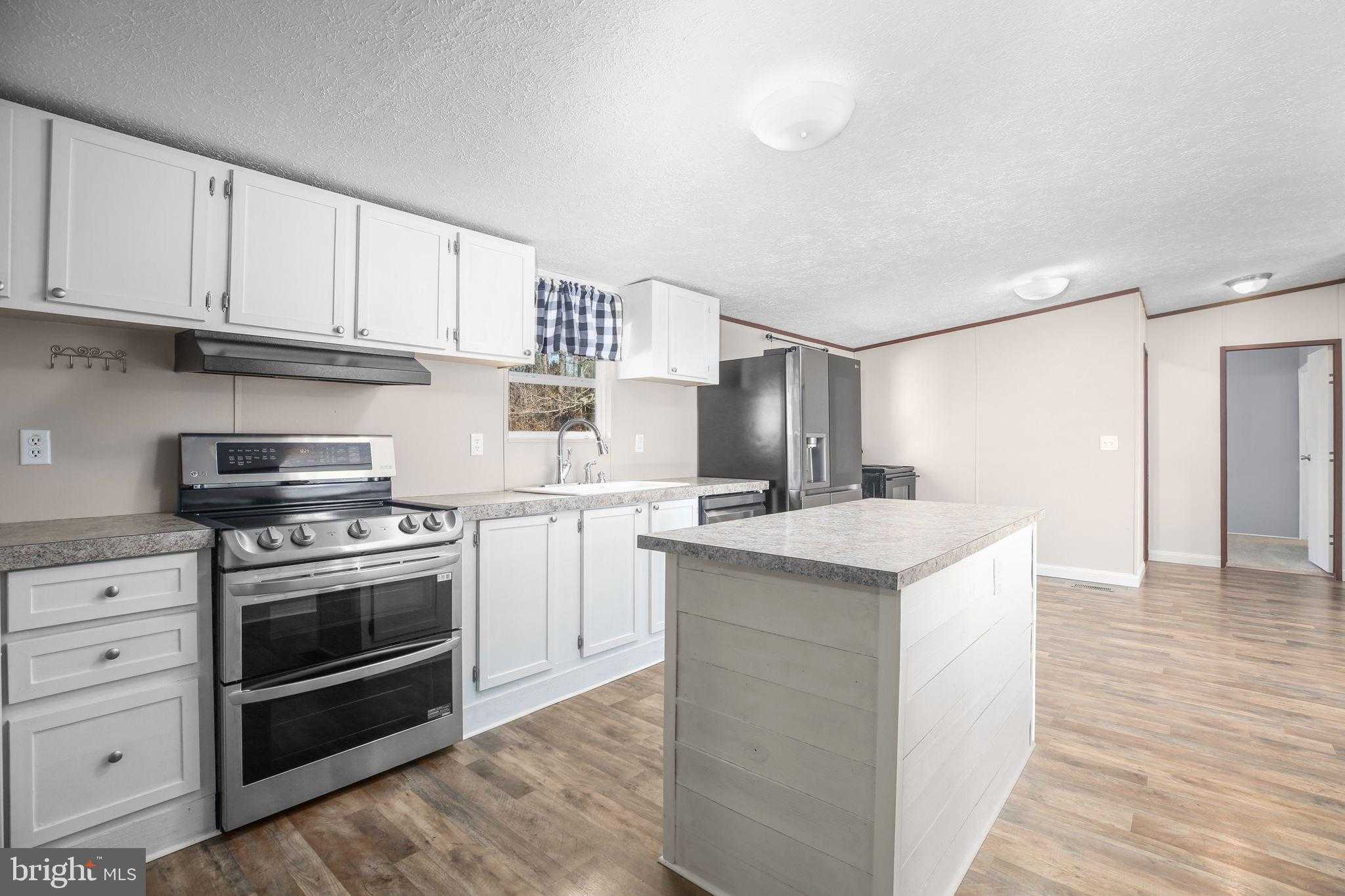 10000 Hummingbird Ln photo 4