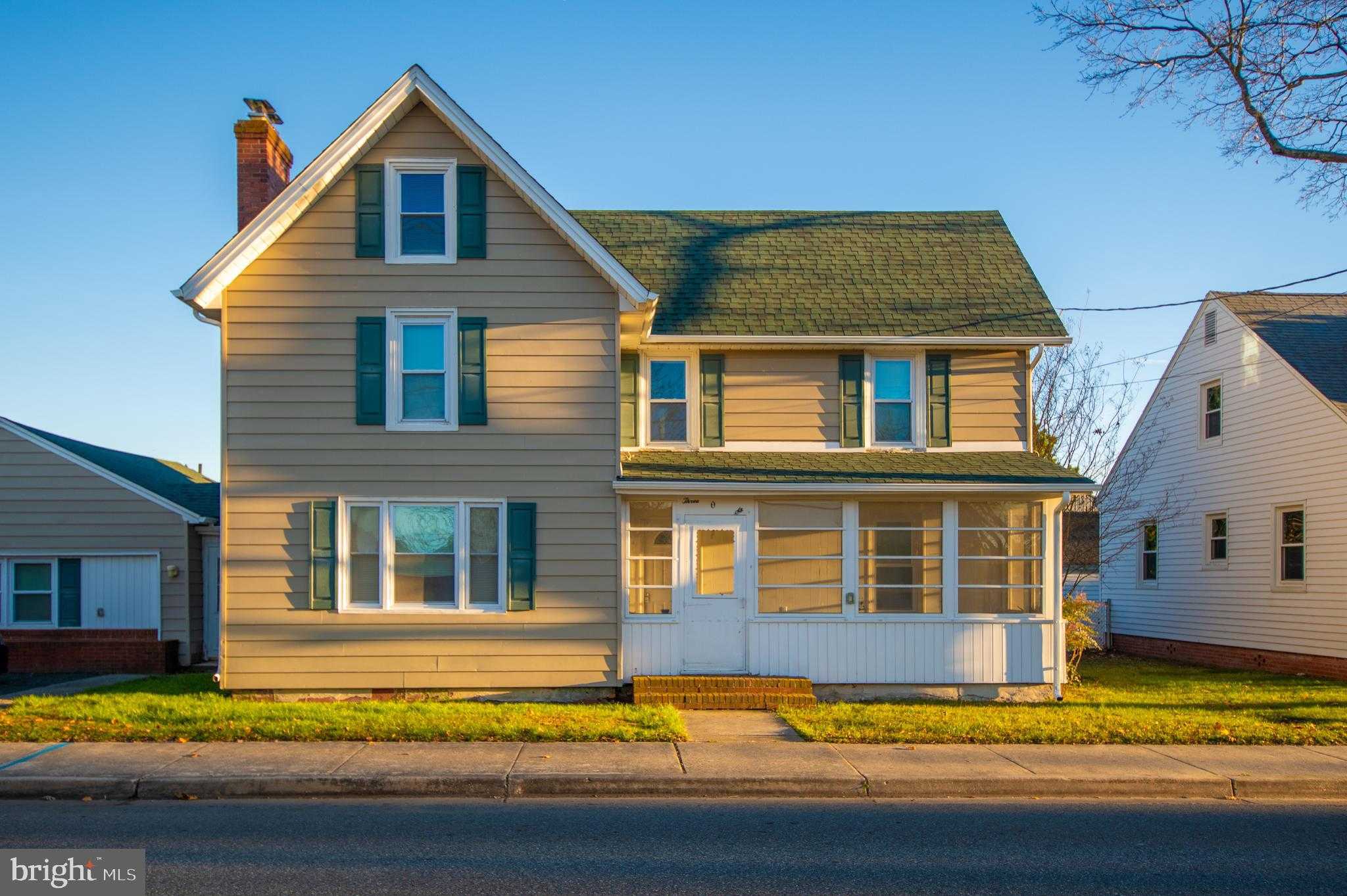 306 N Main St photo 2