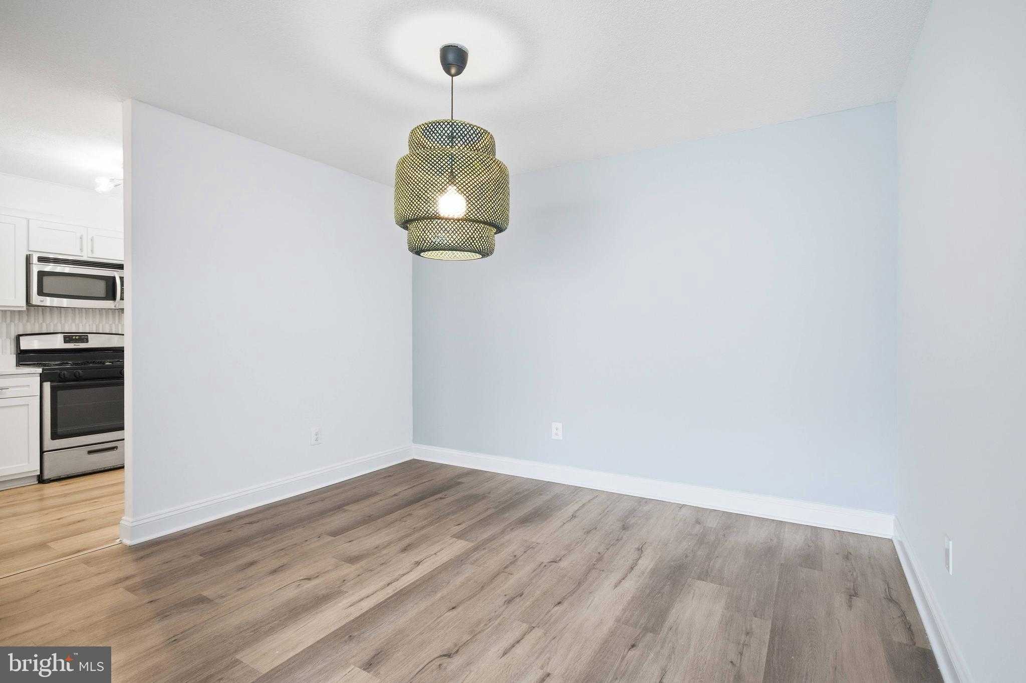 1300 Army Navy Dr Apt 124 photo 10