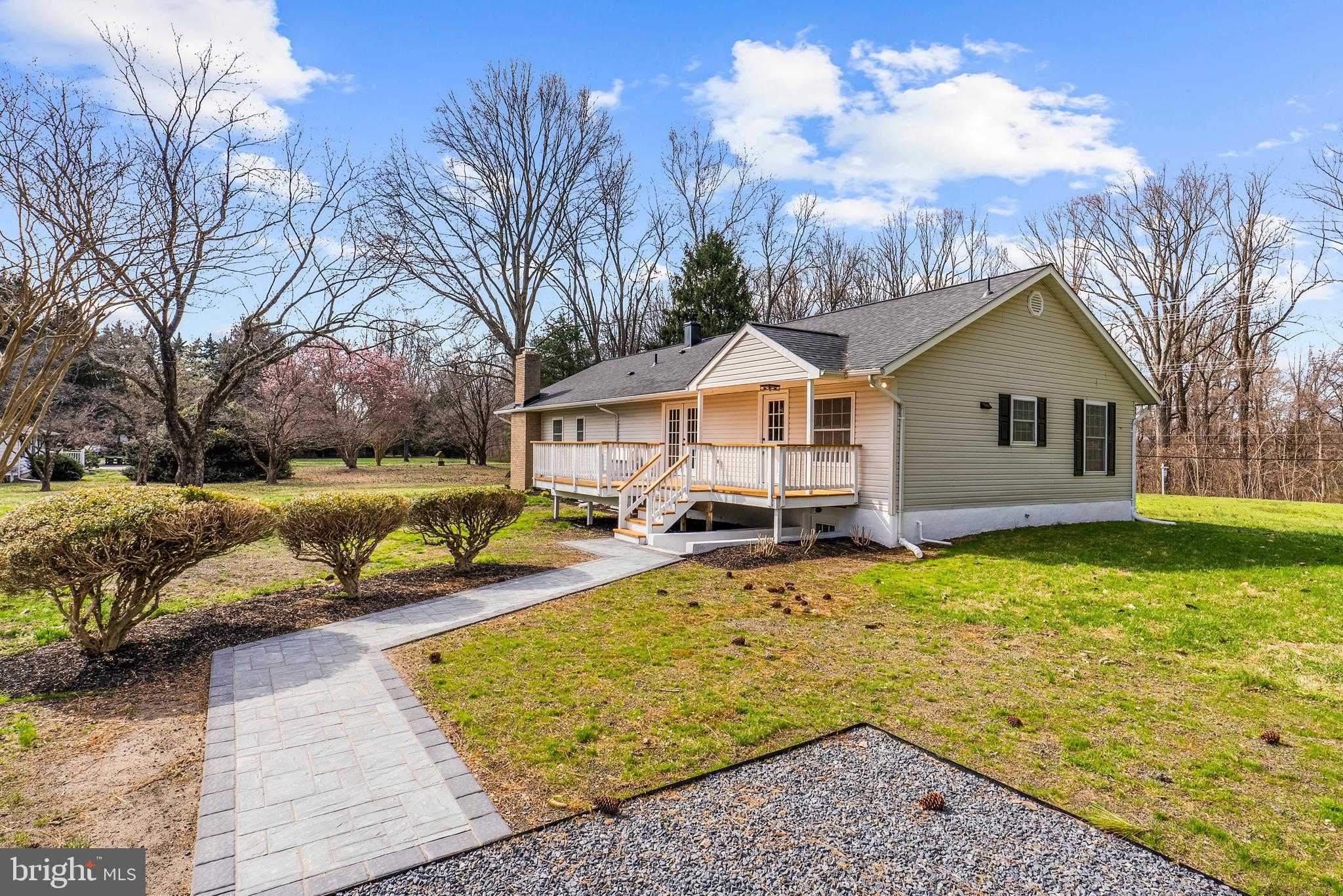 5485 Solomons Island Rd photo 3