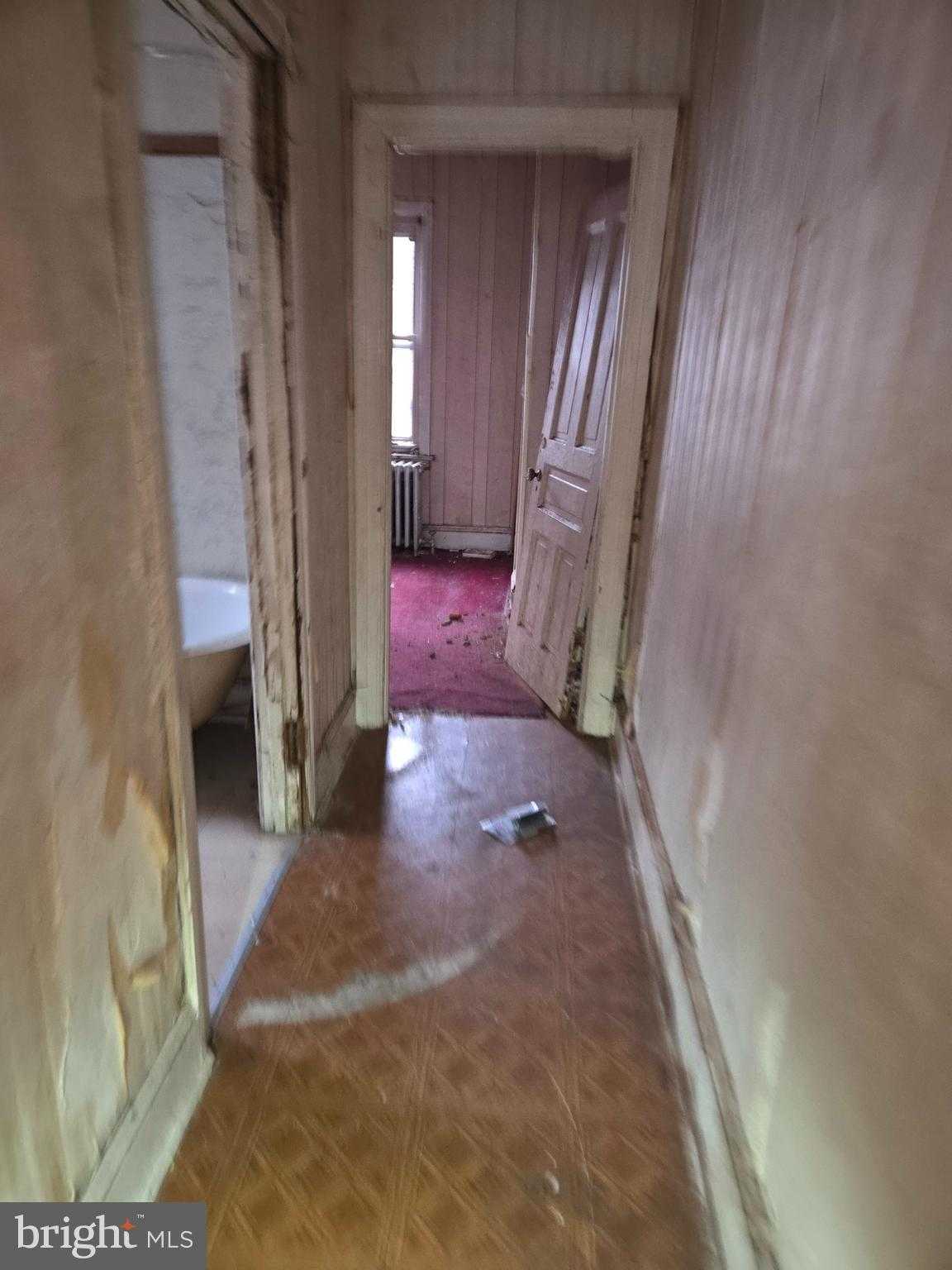 338 N Robinson St photo 18