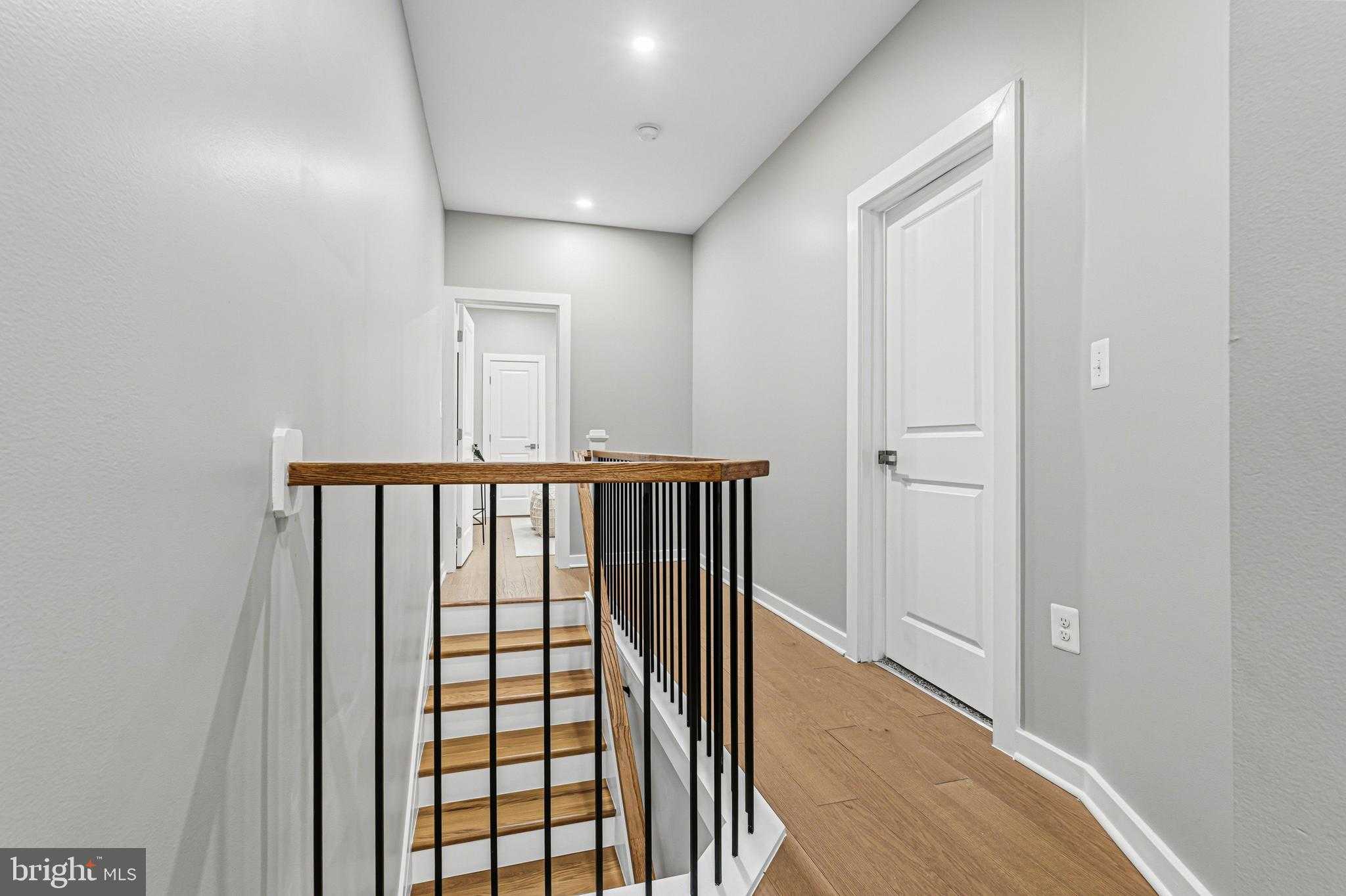 2906 Clifton Ave photo 22