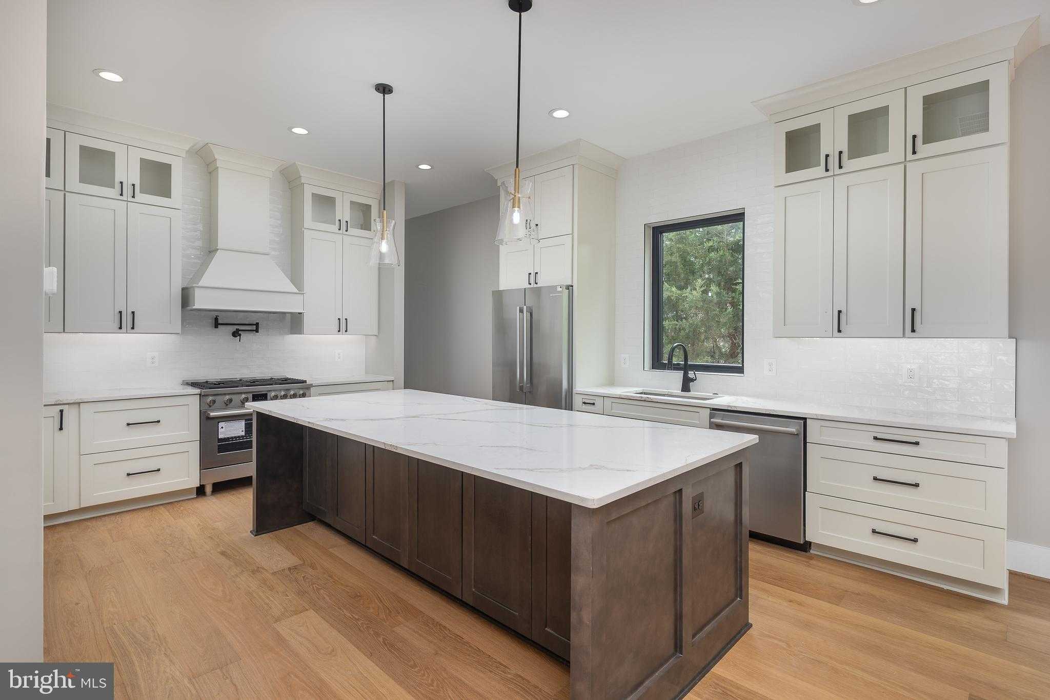 5906 3rd St S photo 9