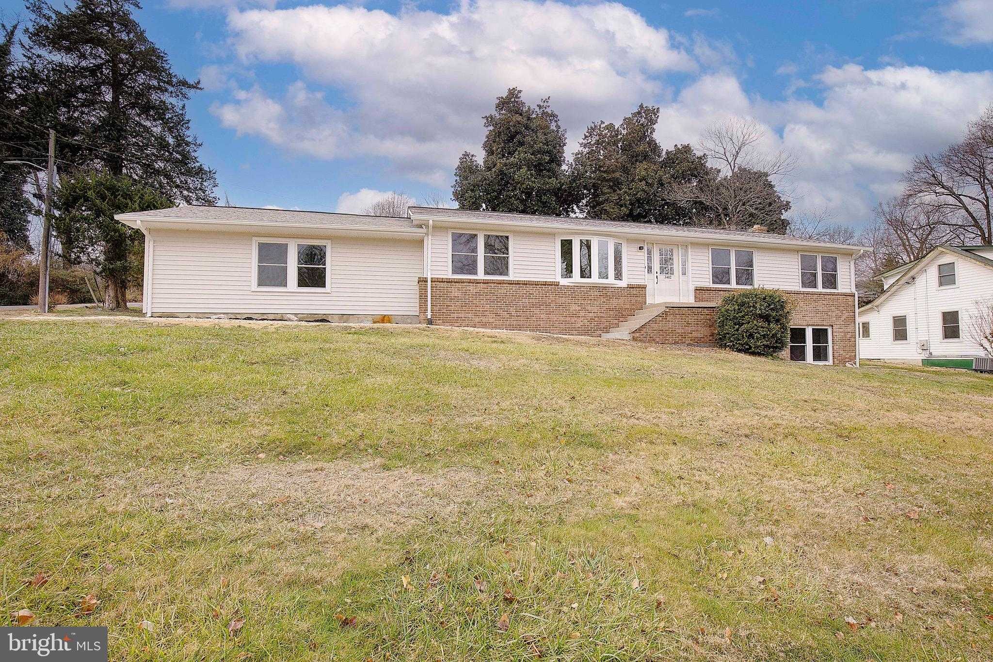 3402 Hillside Pl photo 2