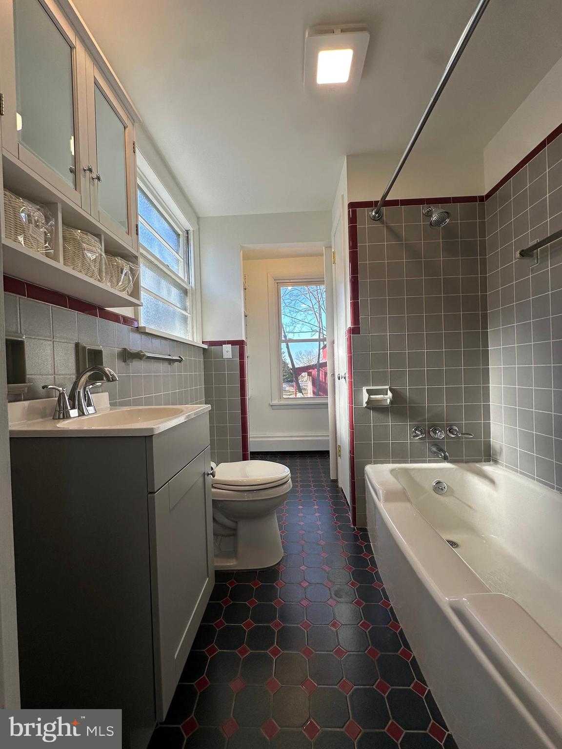 343 Main St photo 35