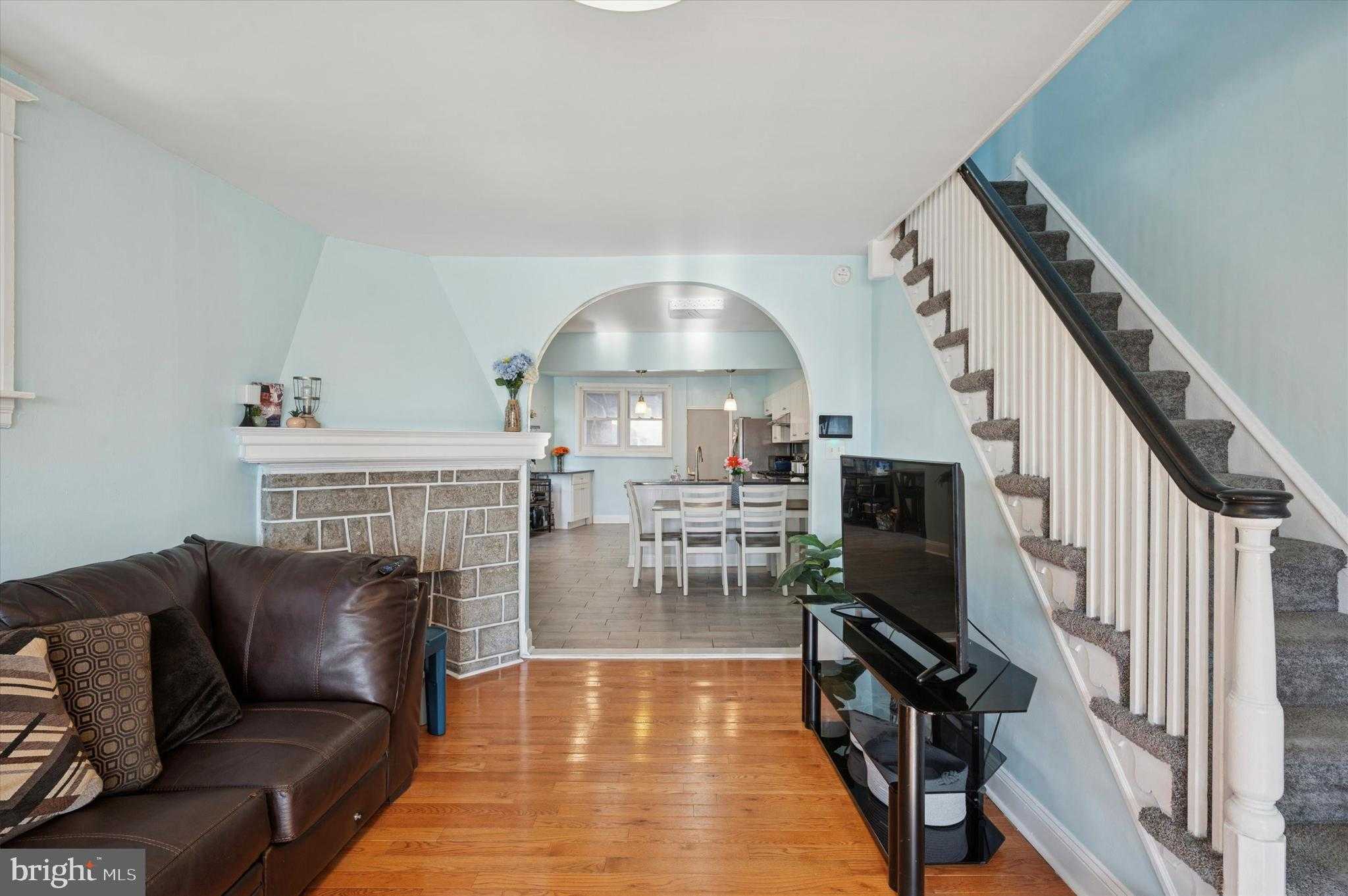 5823 Upland Way photo 10