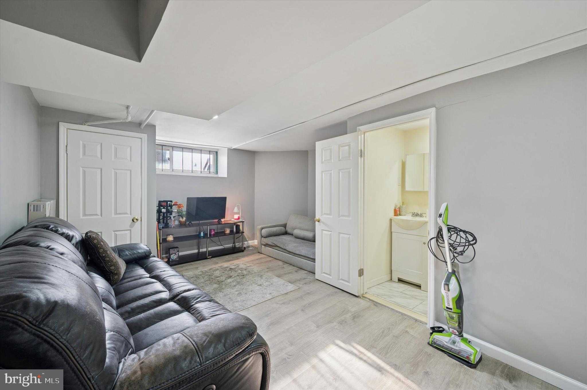 5823 Upland Way photo 29