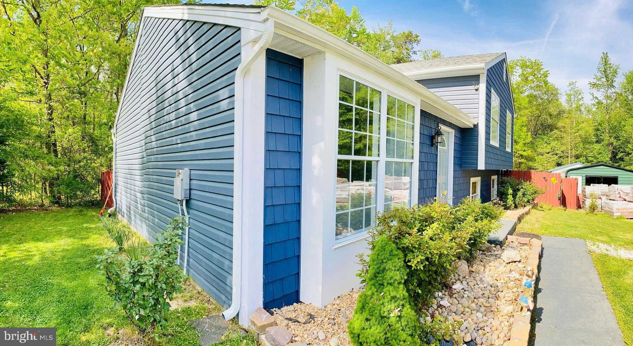 452 Lincoln Dr photo 5