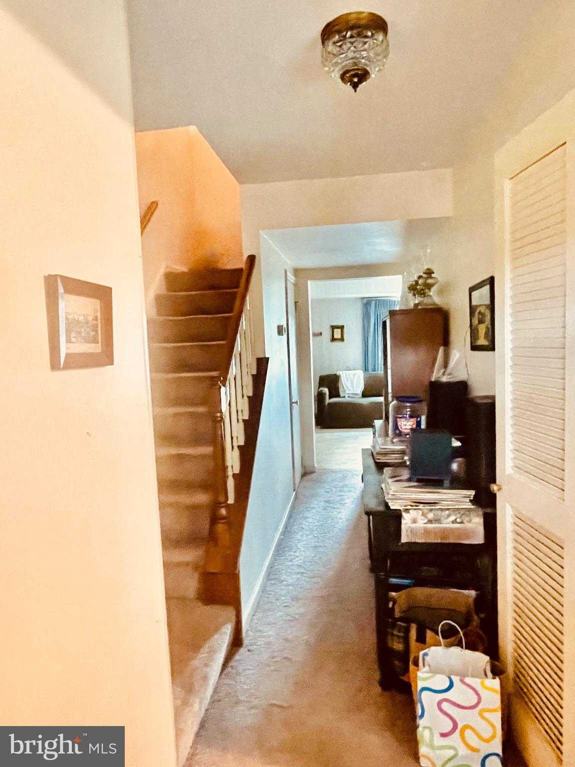 52C Leeds Ct photo 2