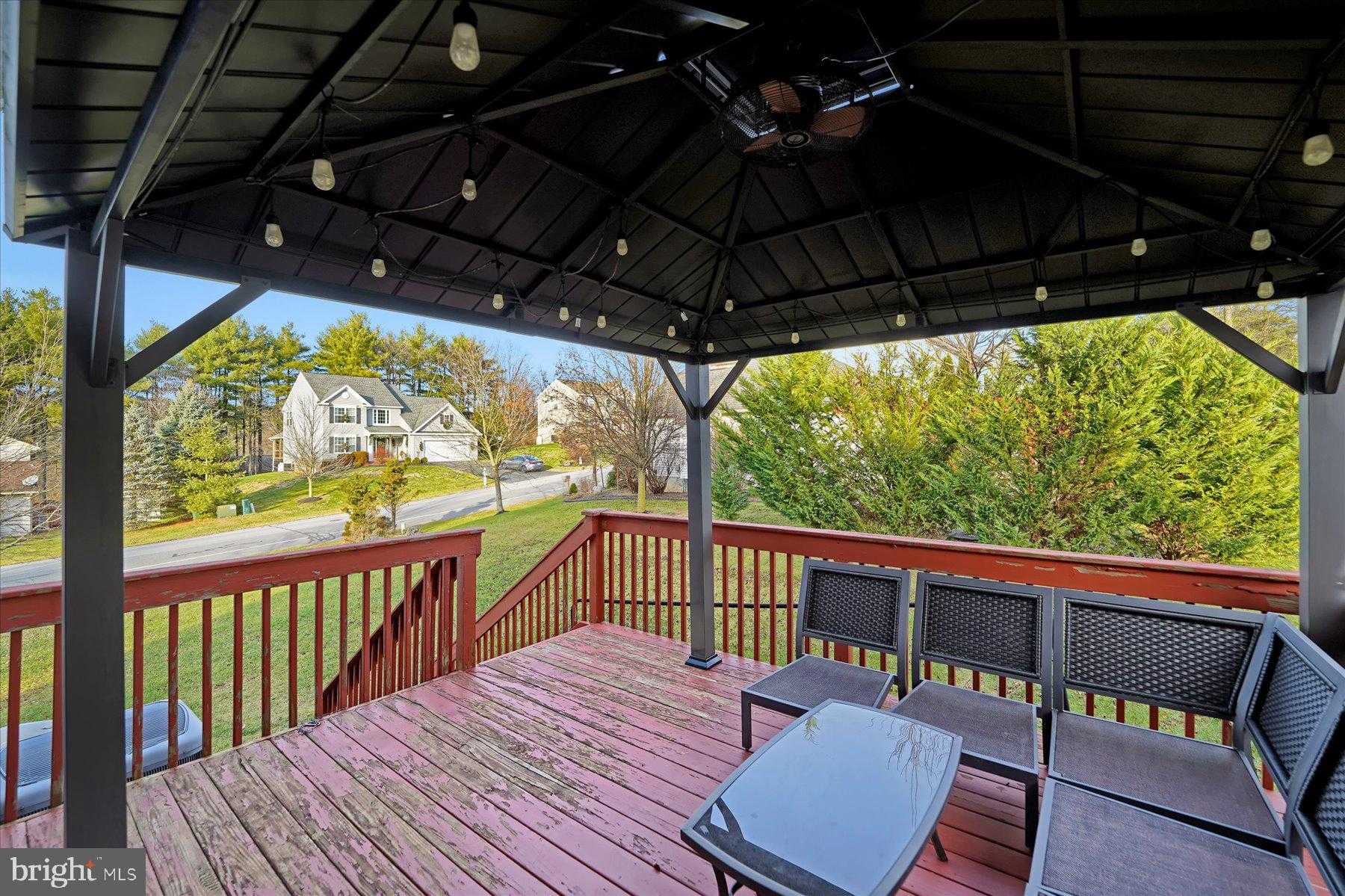 217 Washington Ave photo 33