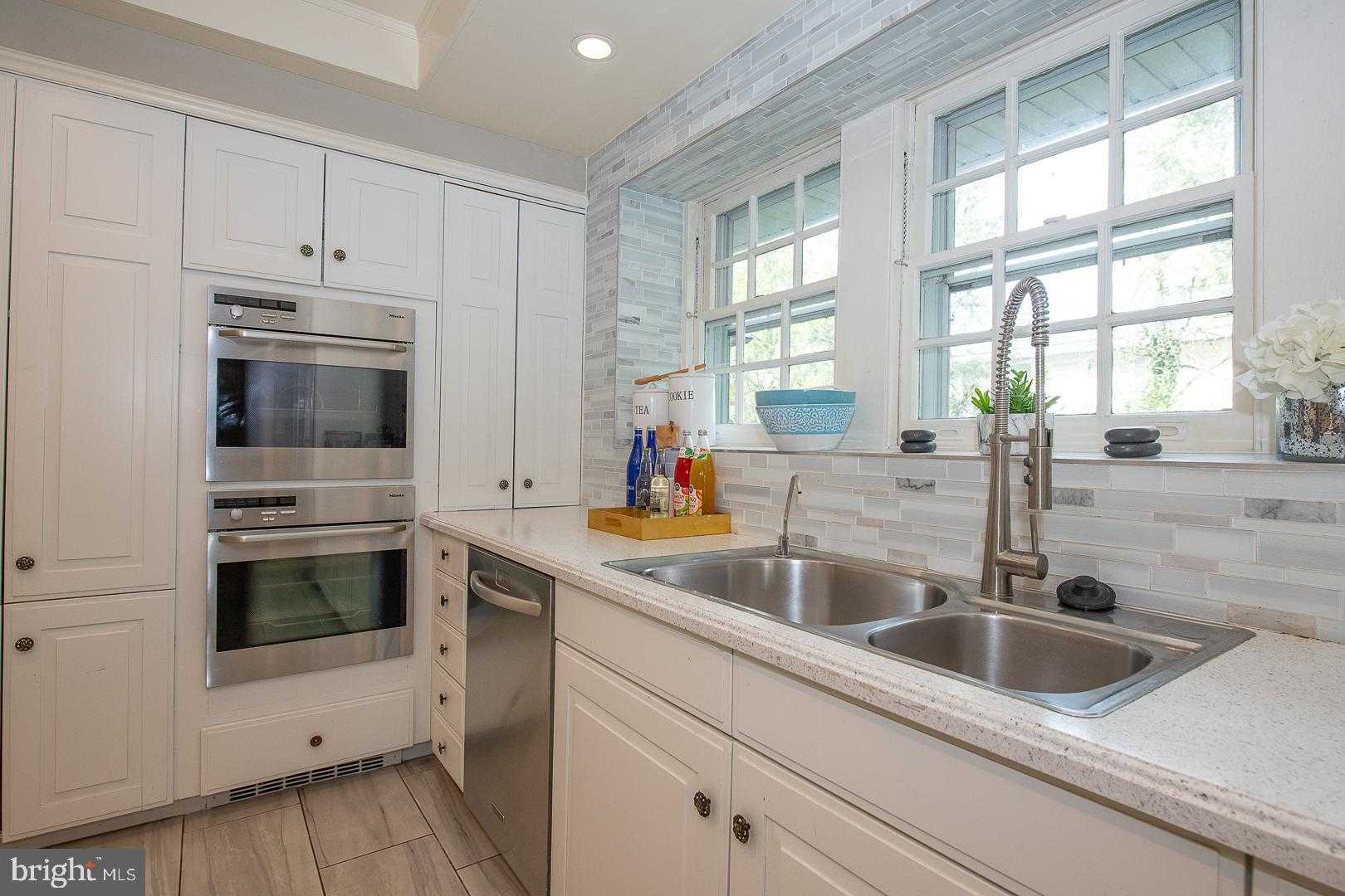 700 Hazelhurst Ave photo 16