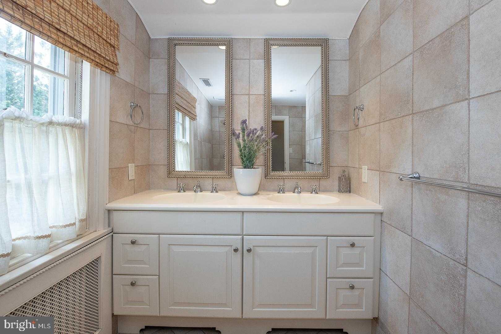 700 Hazelhurst Ave photo 30