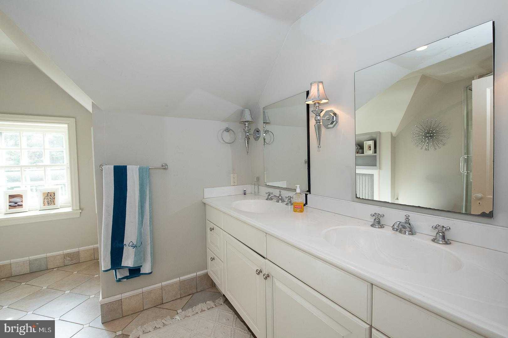 700 Hazelhurst Ave photo 38