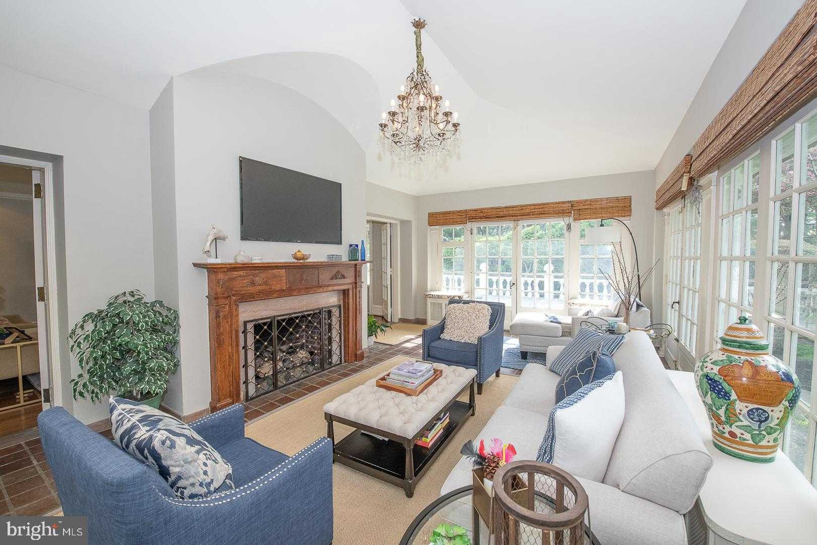 700 Hazelhurst Ave photo 9