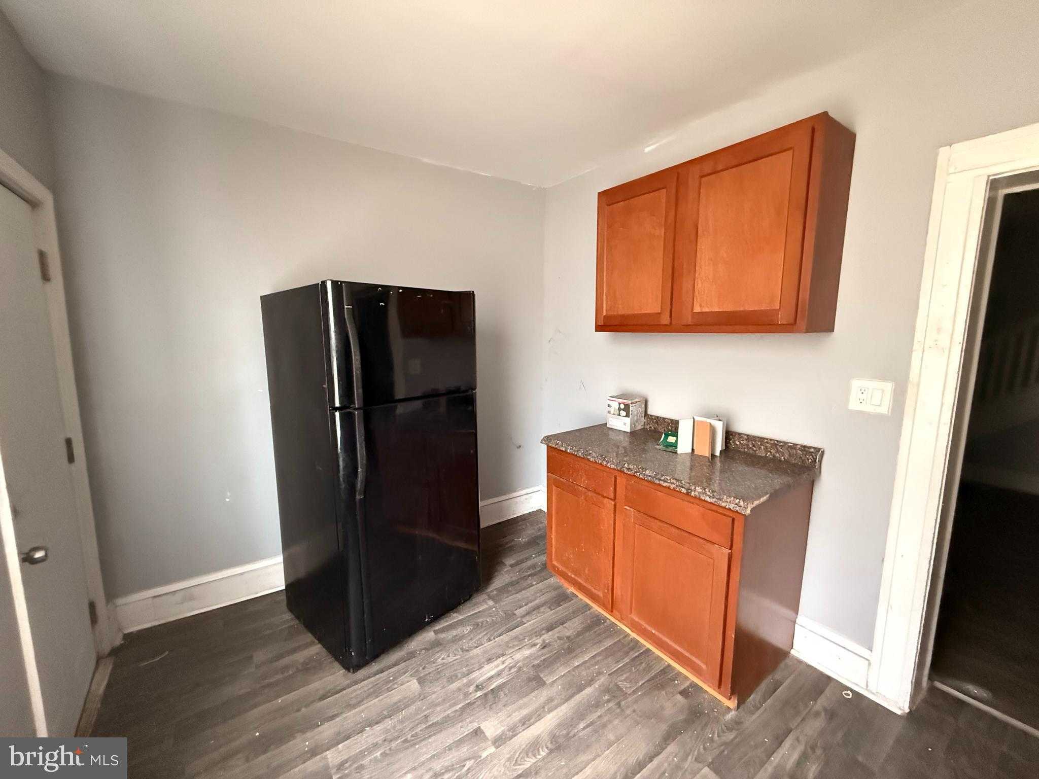 5313 Hamlin Ave photo 7