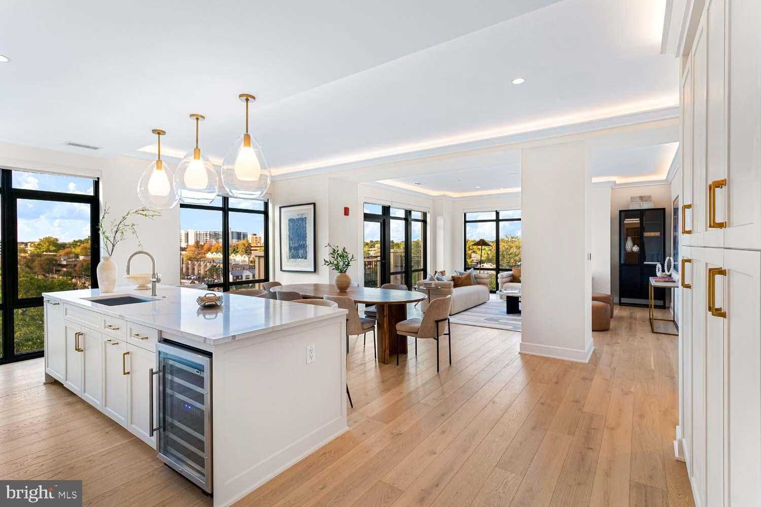 6718 Lowell Ave Unit 702 photo 3