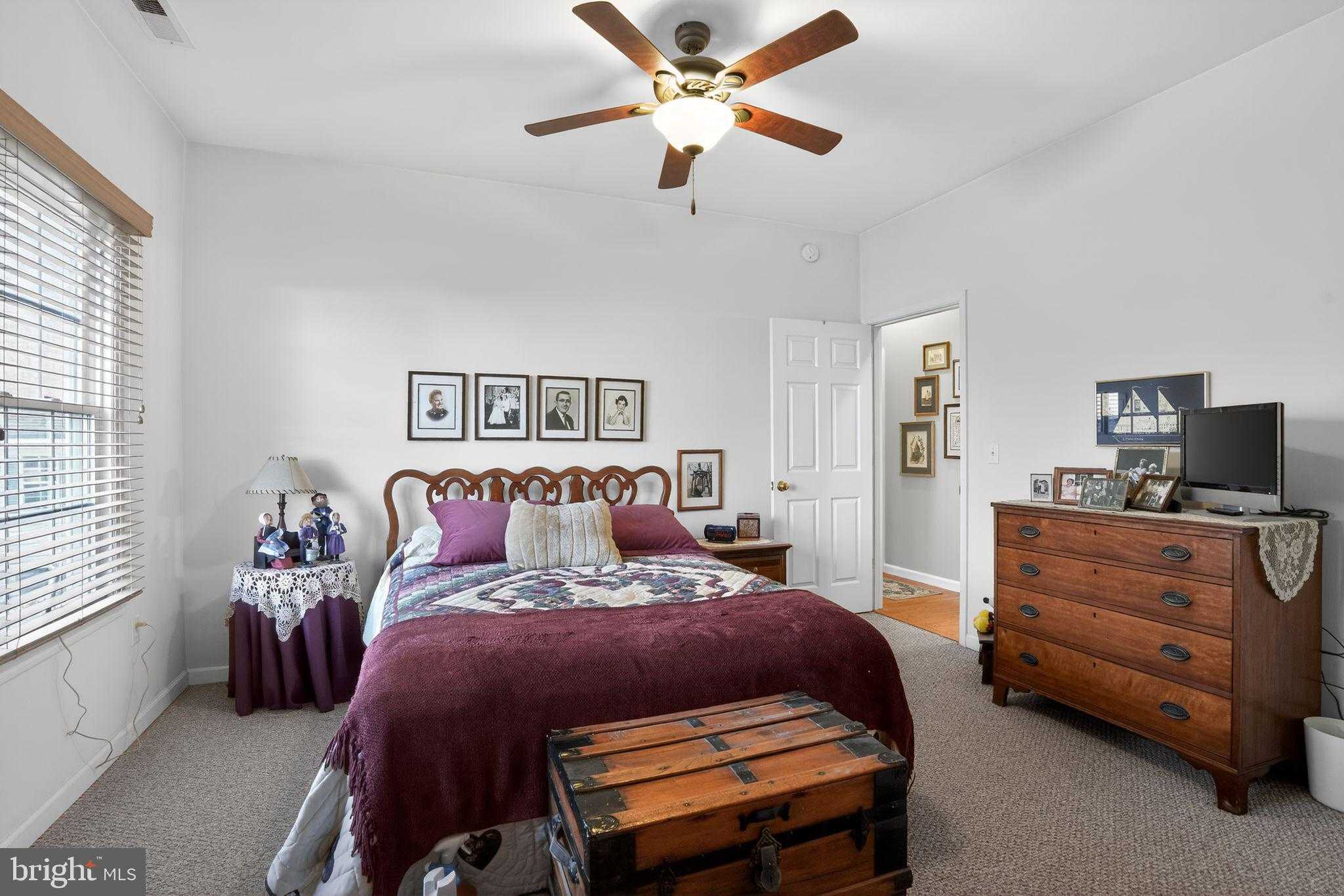 130 Charlotte Ave photo 19