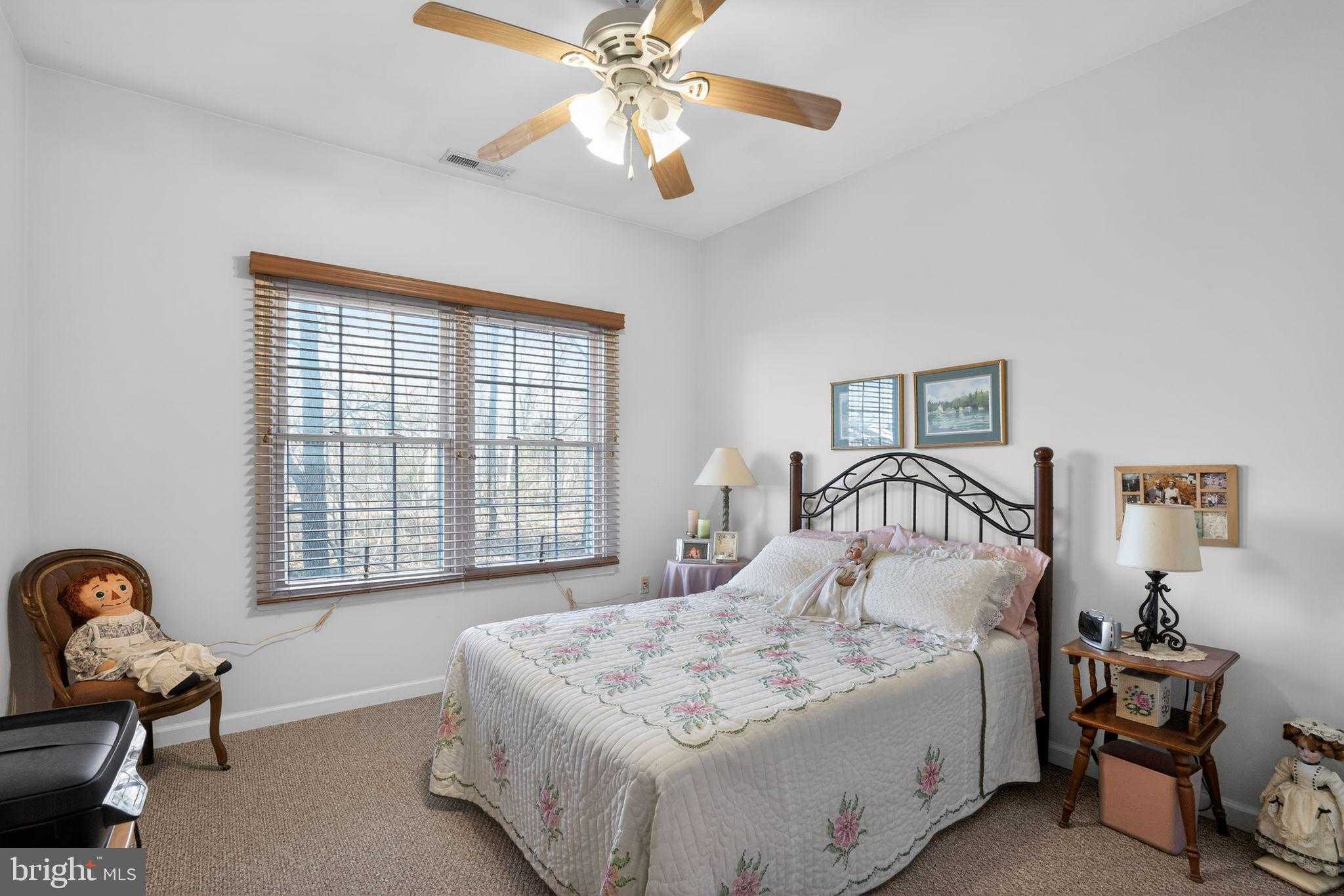 130 Charlotte Ave photo 20