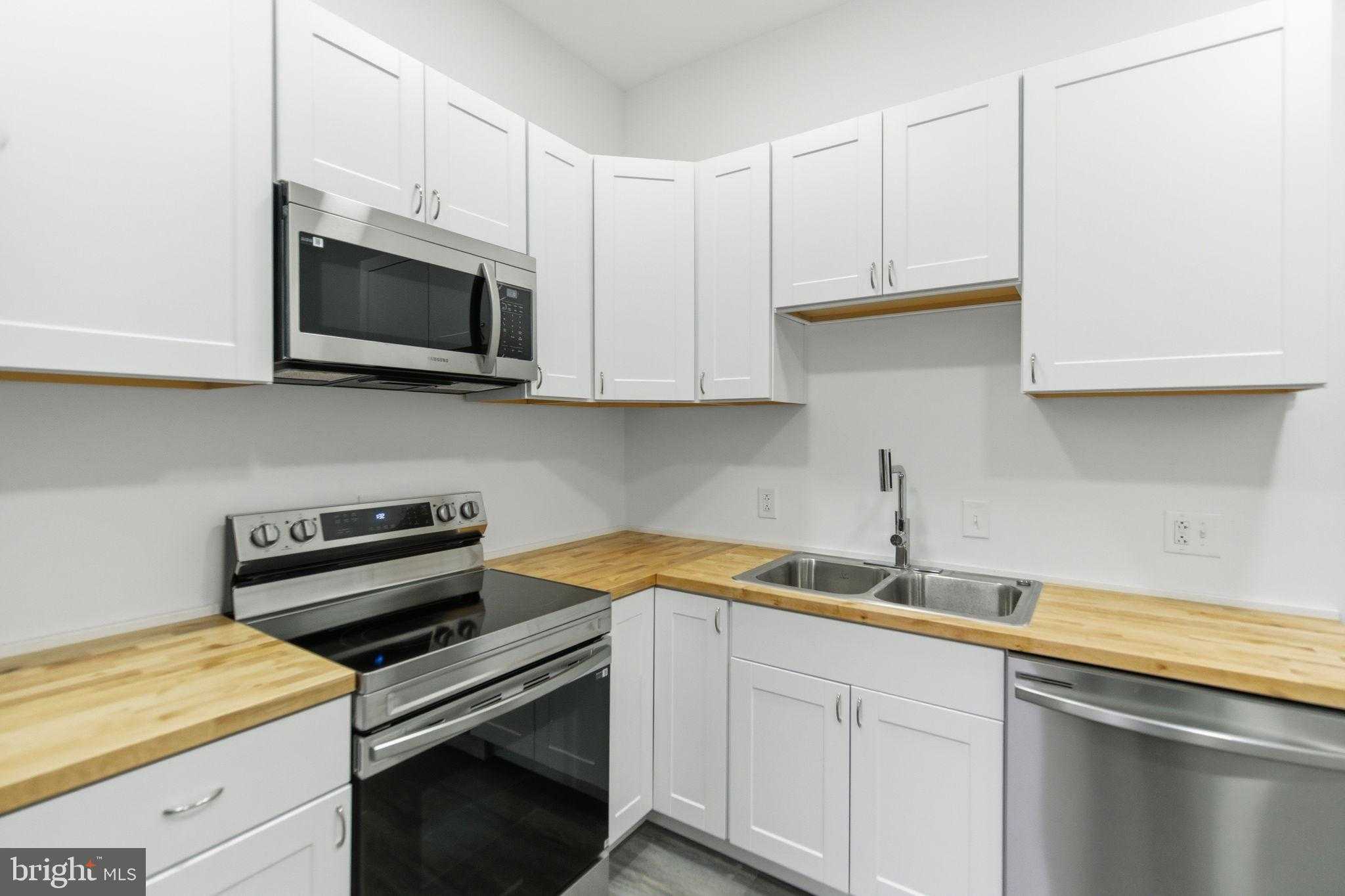 216 W Penn St photo 32