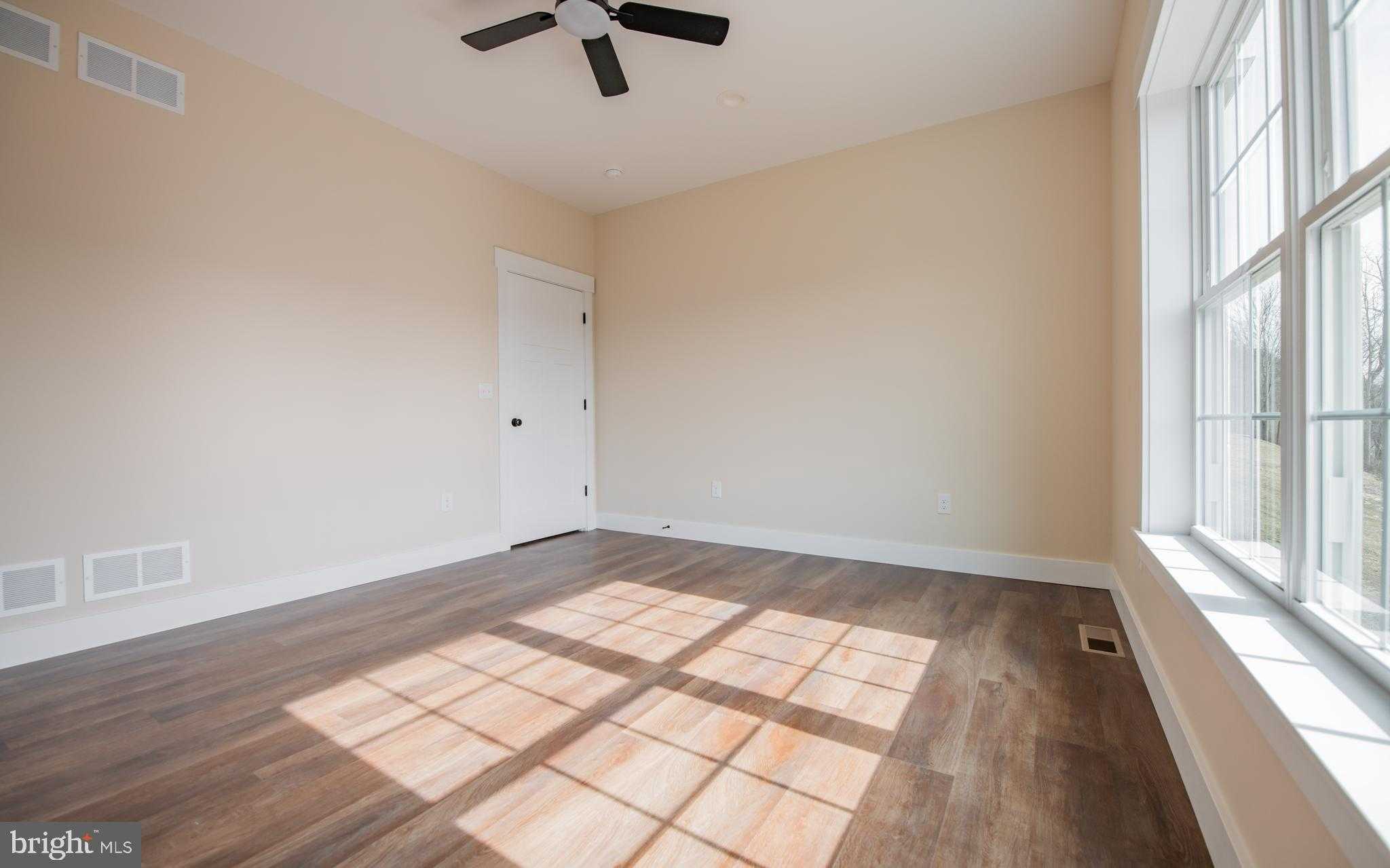 53 Wisteria Ln photo 16