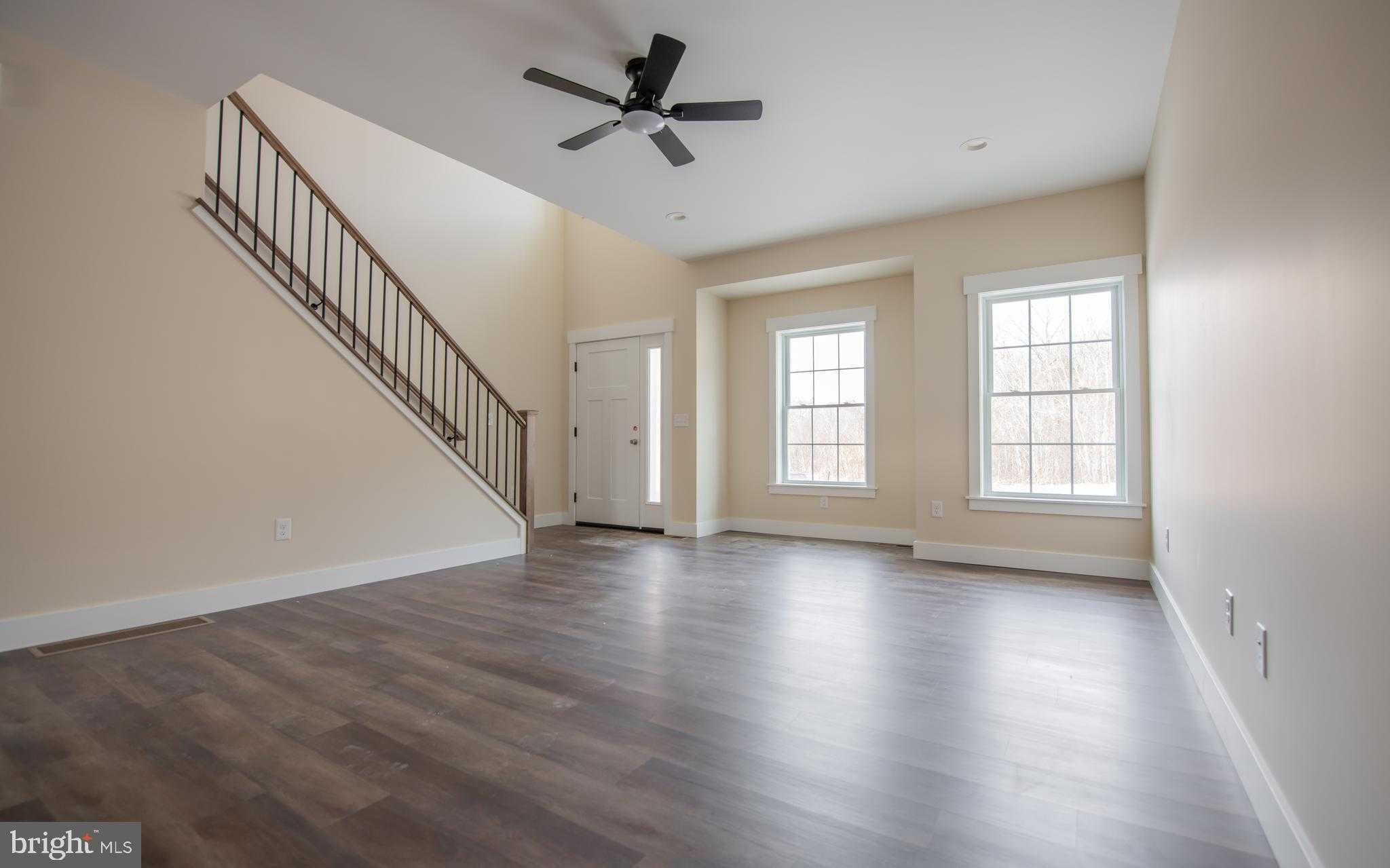 53 Wisteria Ln photo 3