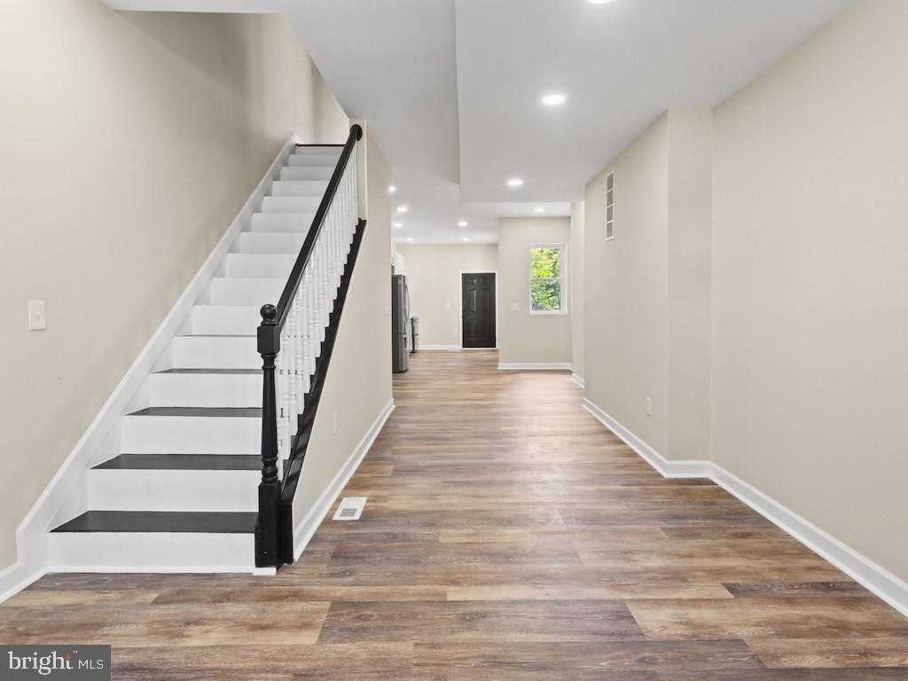 2903 Winchester St photo 5