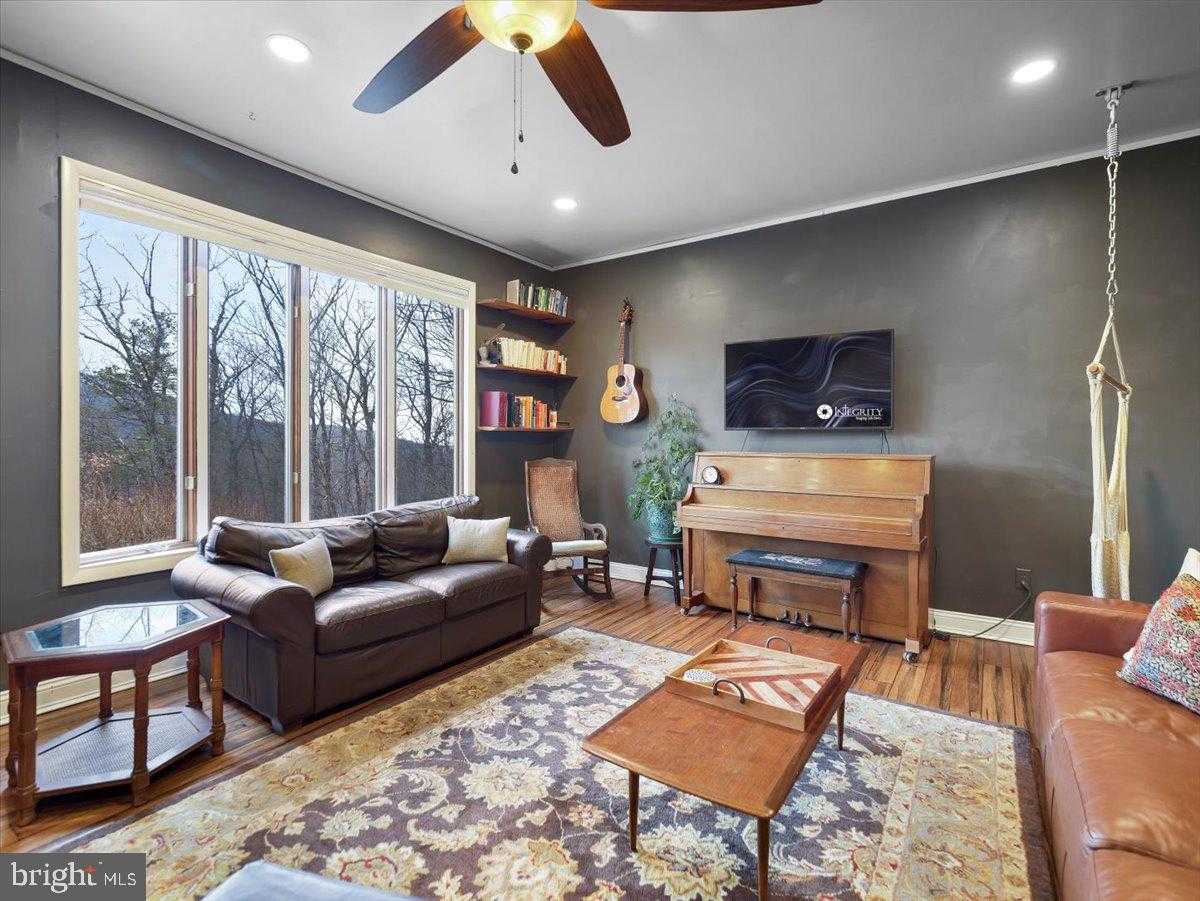 783 Pee Wee Ln photo 5