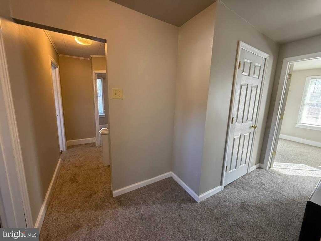 2 W King St photo 12