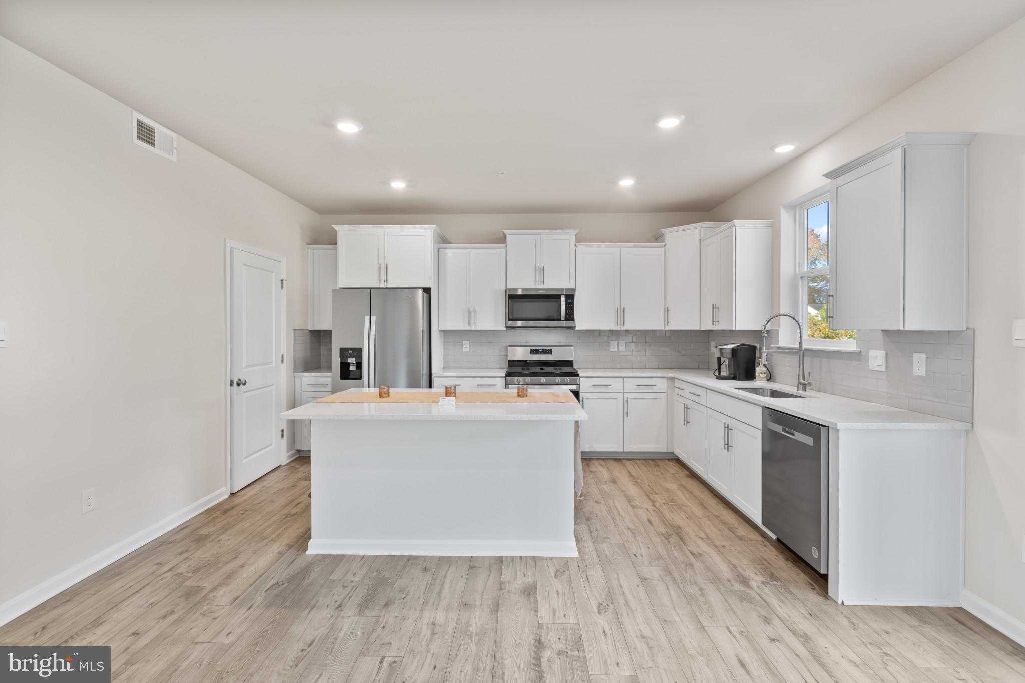 3706 Devonann Ln photo 4