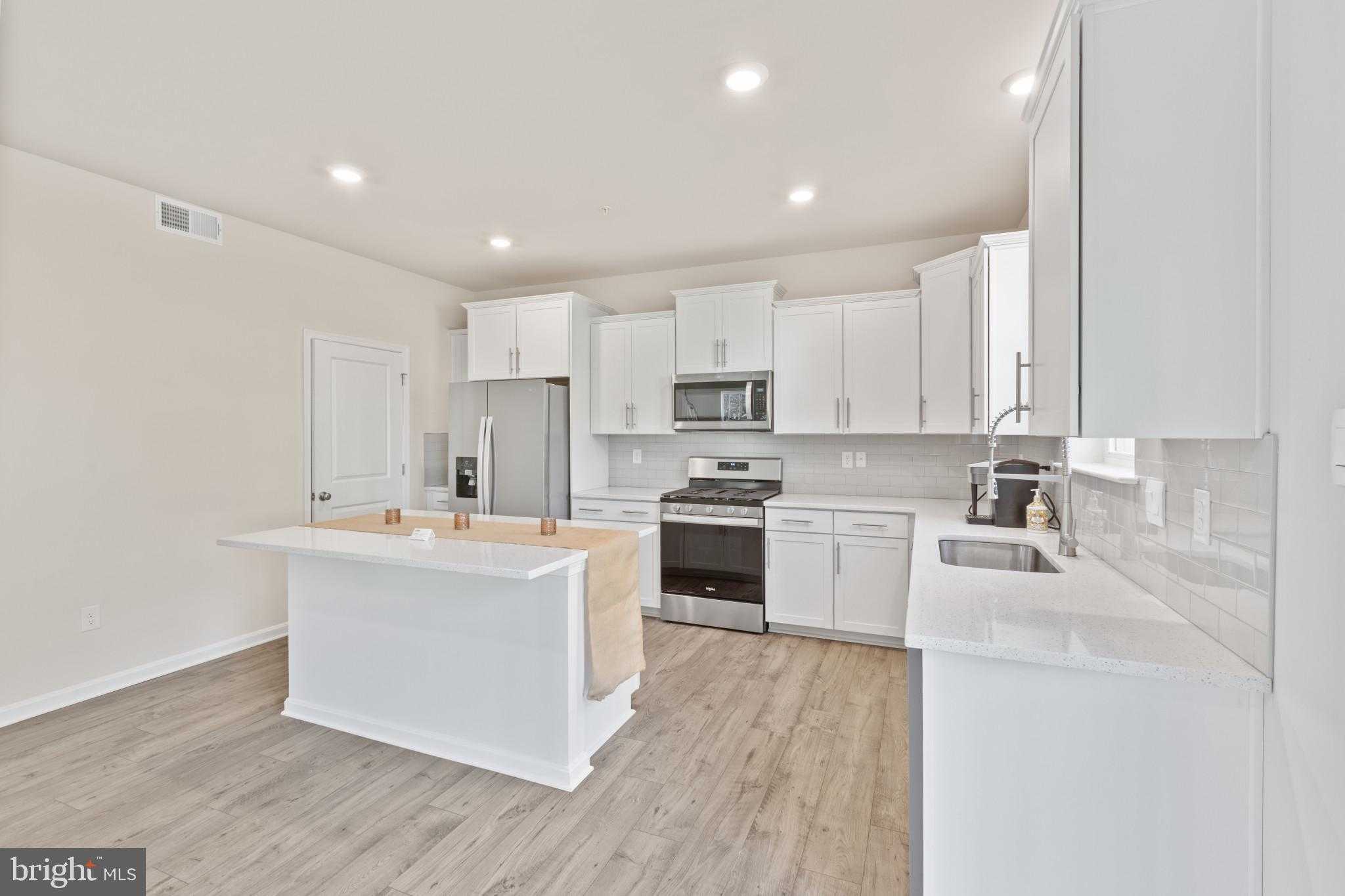 3704 Devonann Ln photo 6