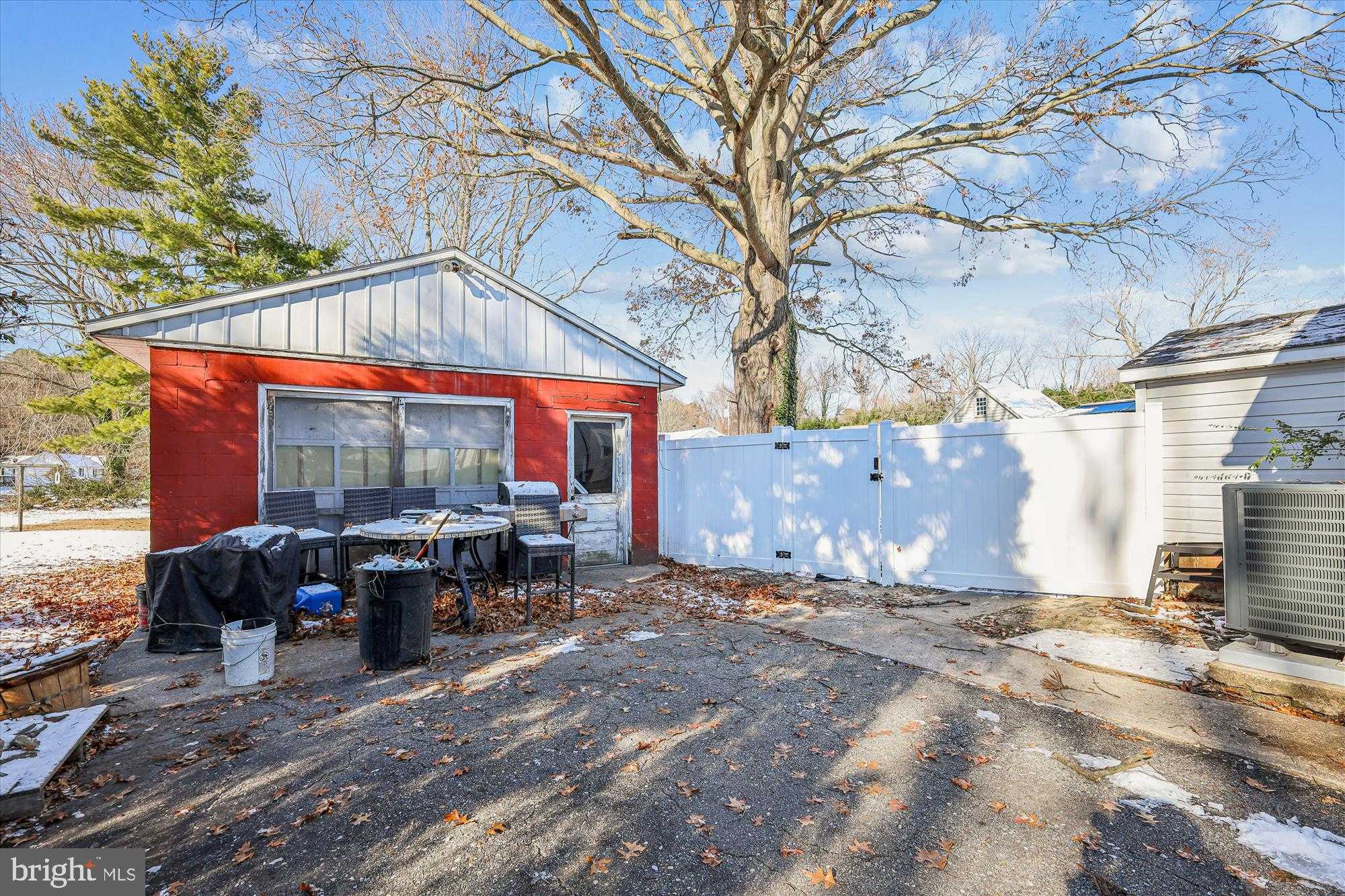 5916 N Main St photo 18