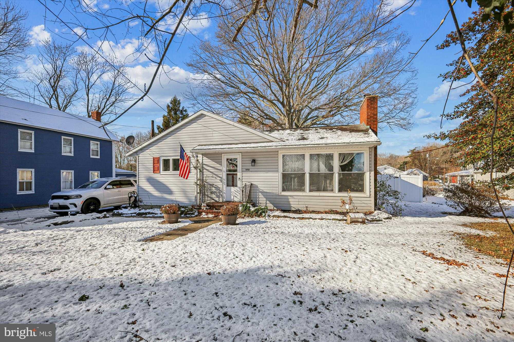 5916 N Main St photo 2